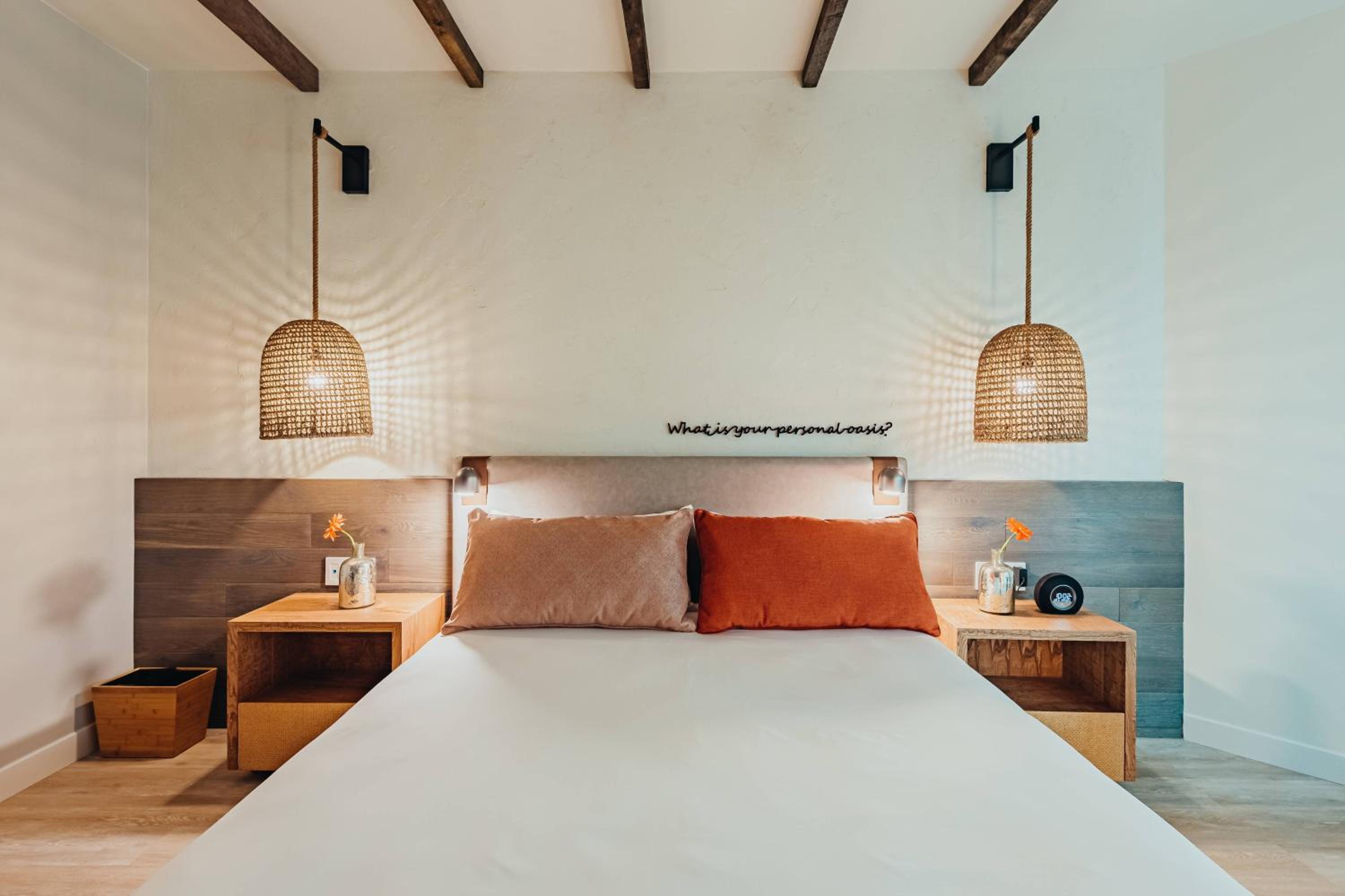 Resort room with a King bed - Adults Only photo 3