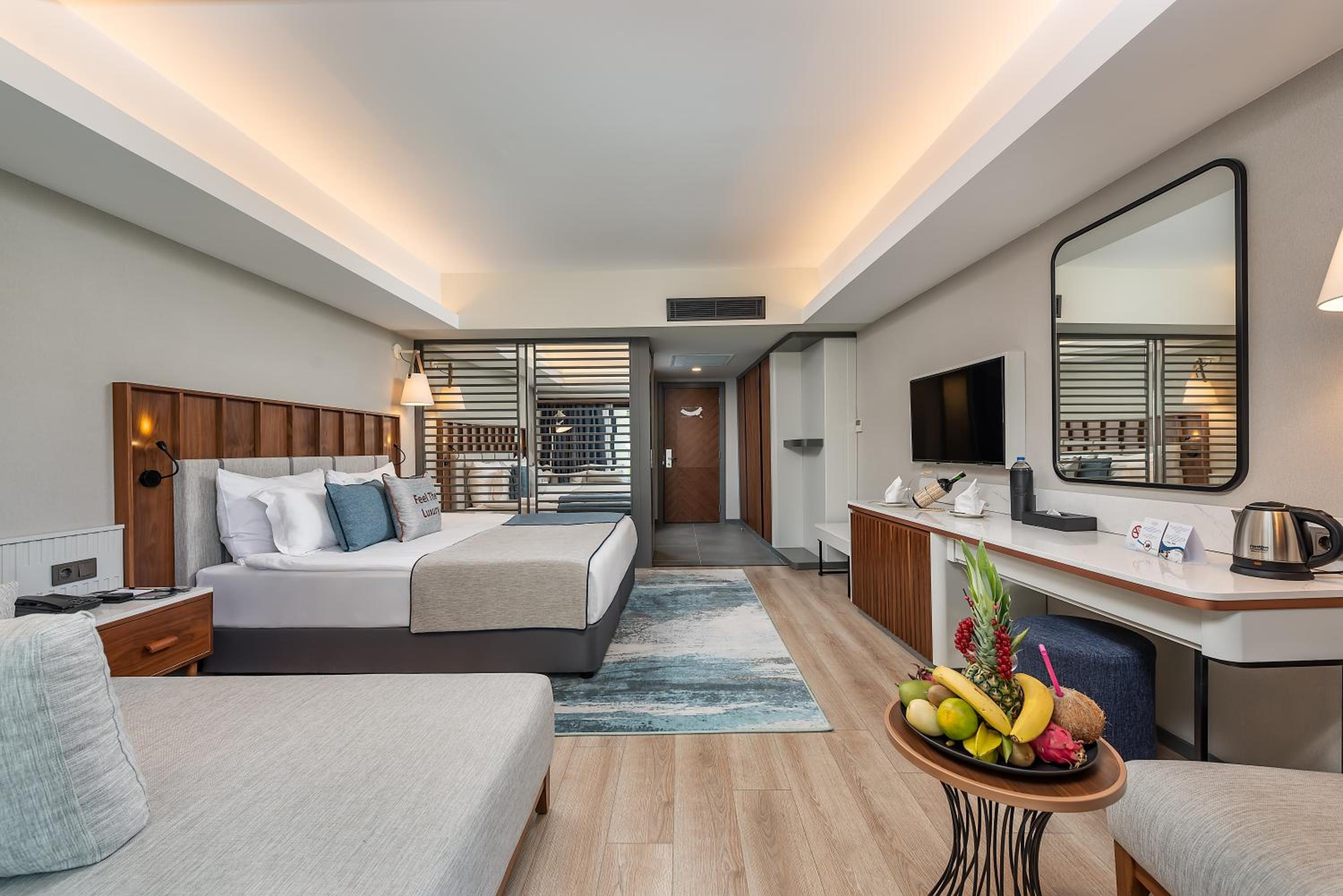 Deluxe Double or Twin Room with Pool Access