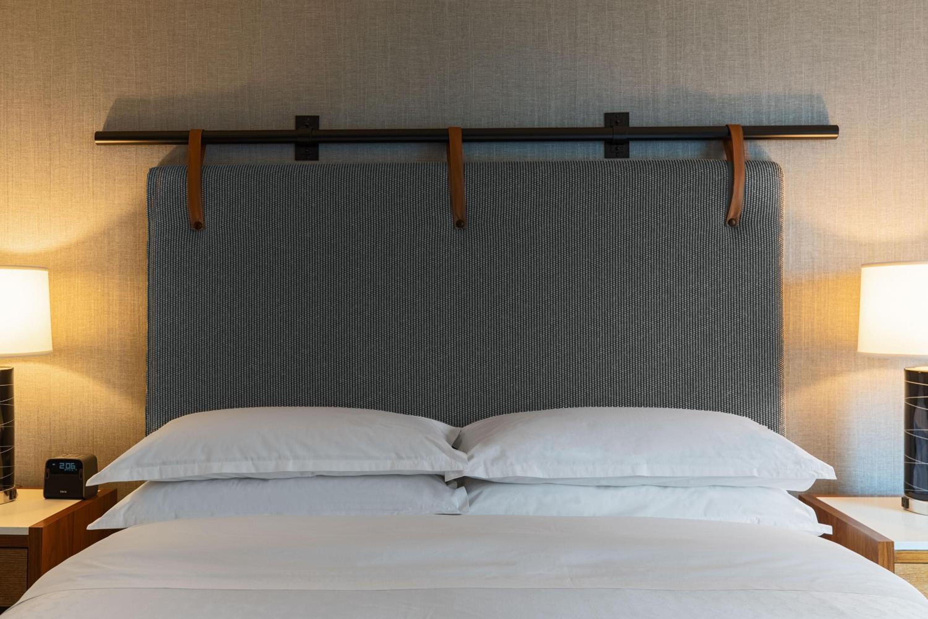 Traditional King Room - Photo 4