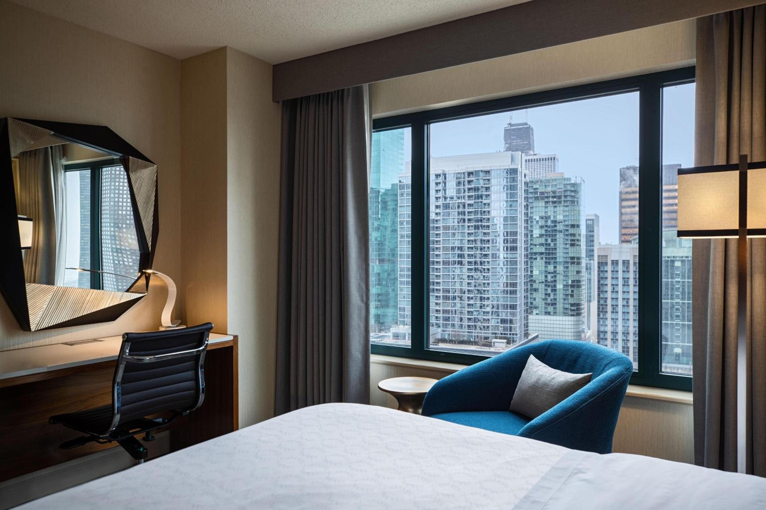 Club Double Room with City View - High Floor - Photo 1
