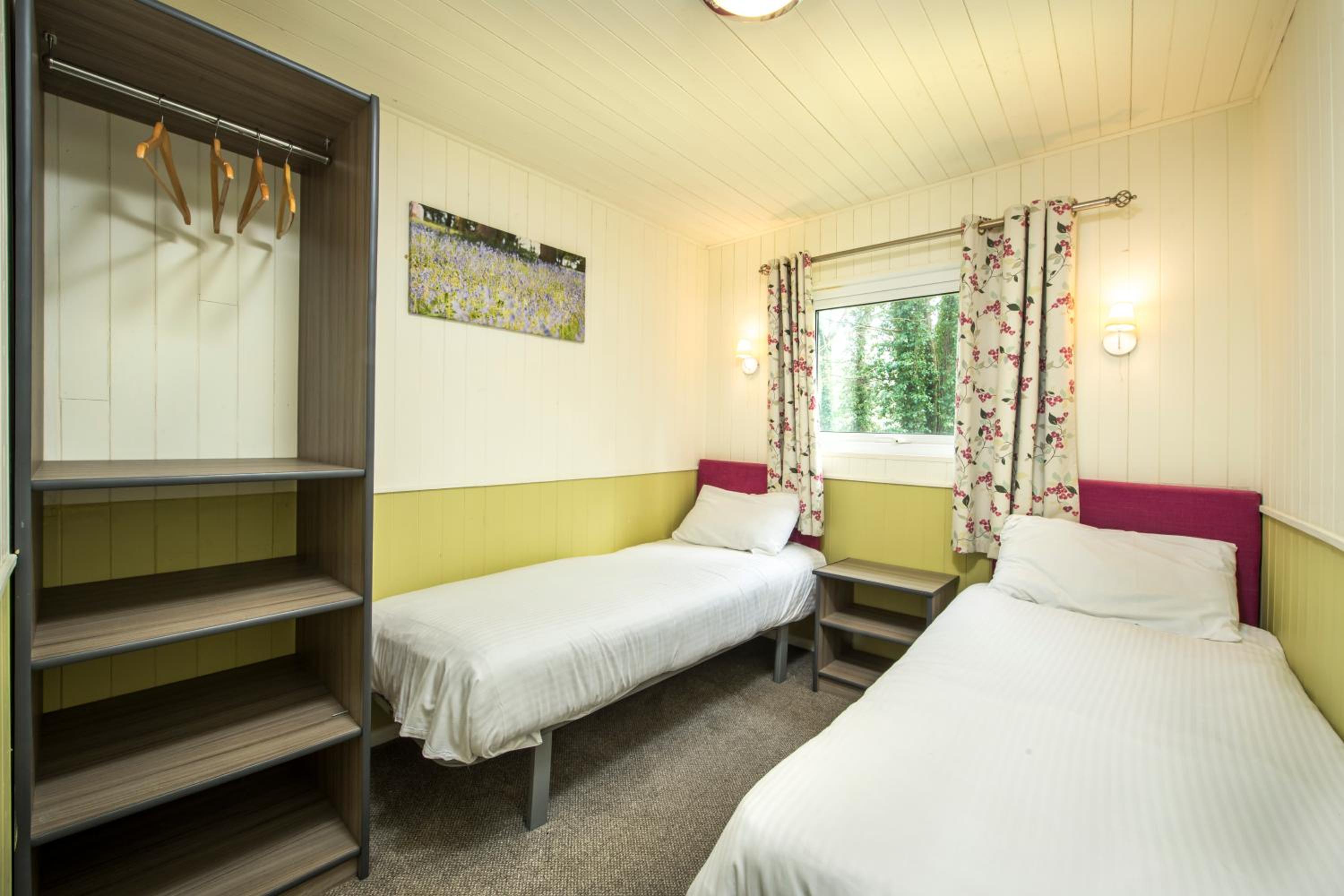 2 Bedroom Bronze Chalet photo 3