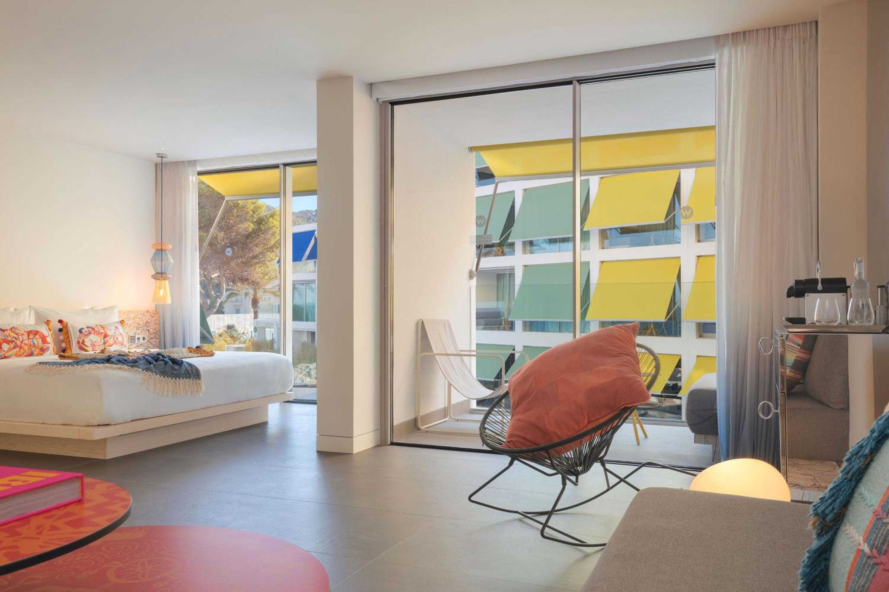Escape King Suite with Sea View and Balcony