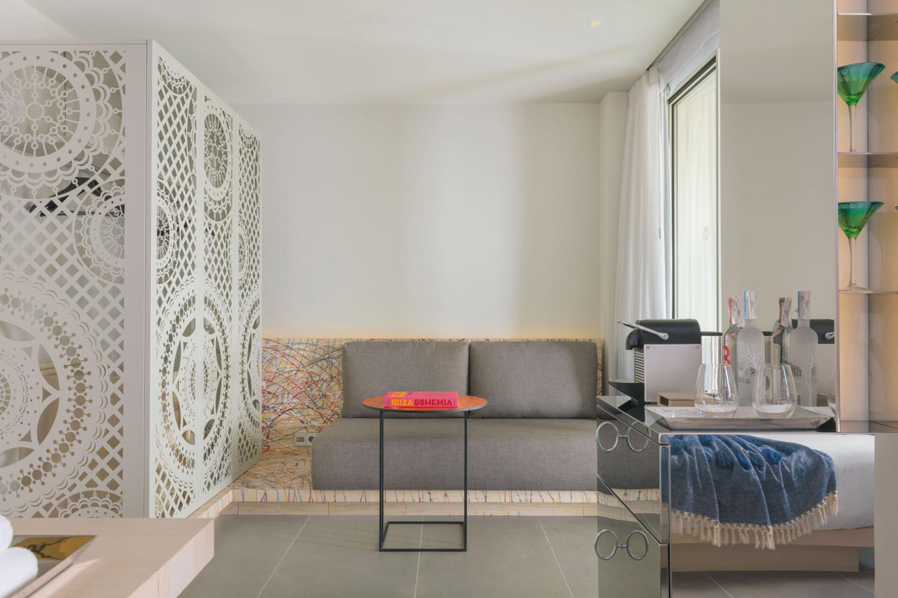 Standard King Room - Photo 3