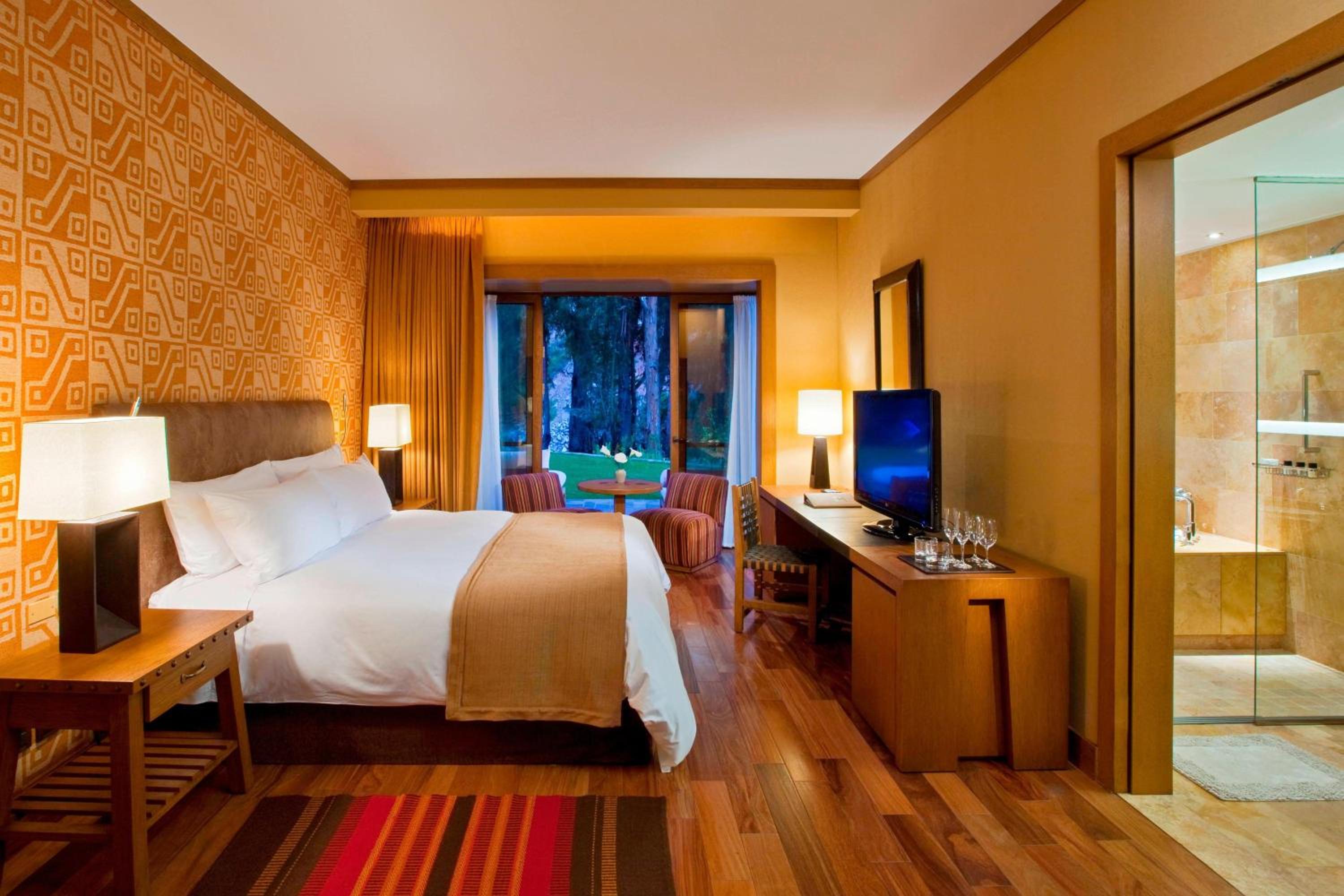 Grand Deluxe King Room with Terrace - Photo 1