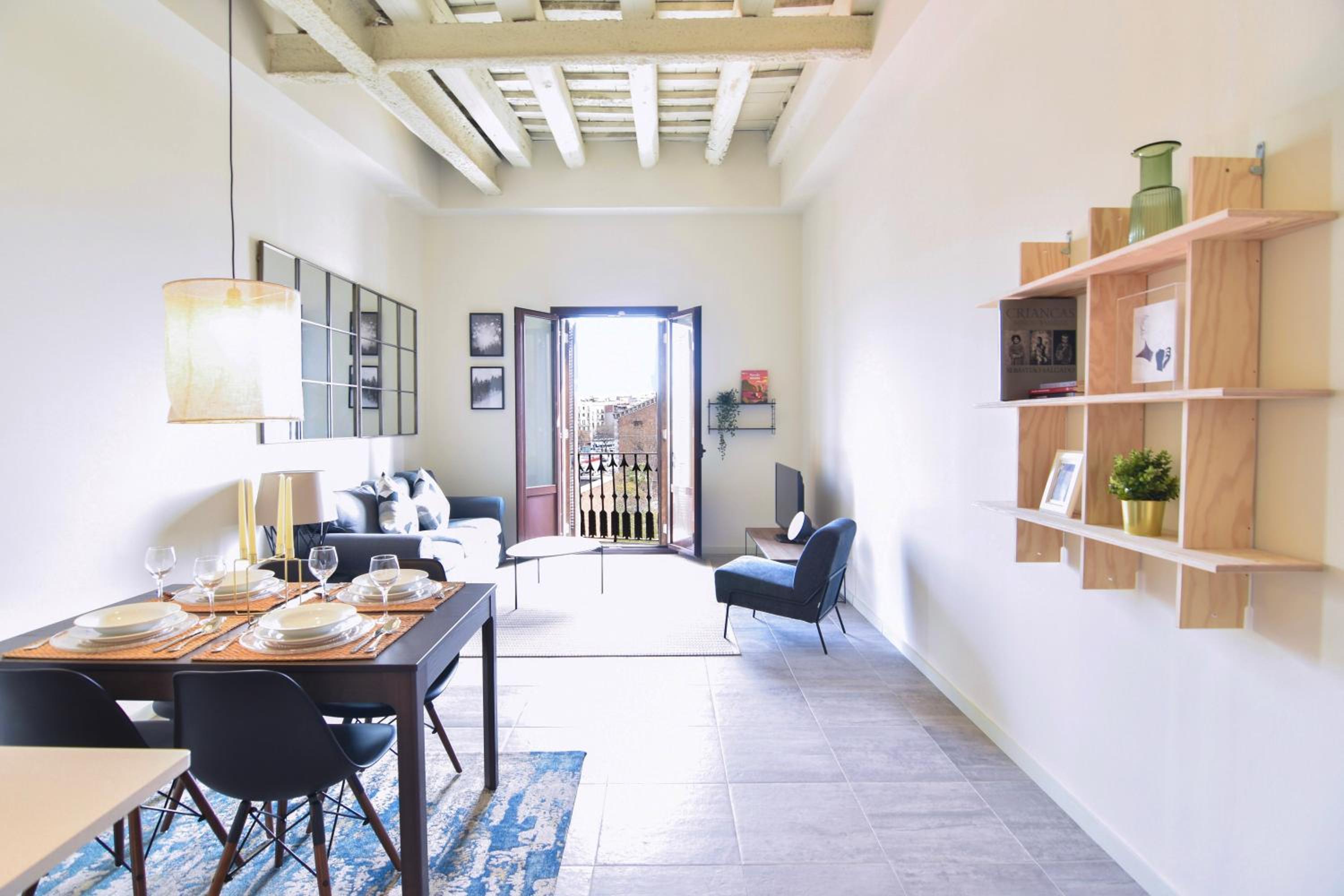 Apartamento con Balcón