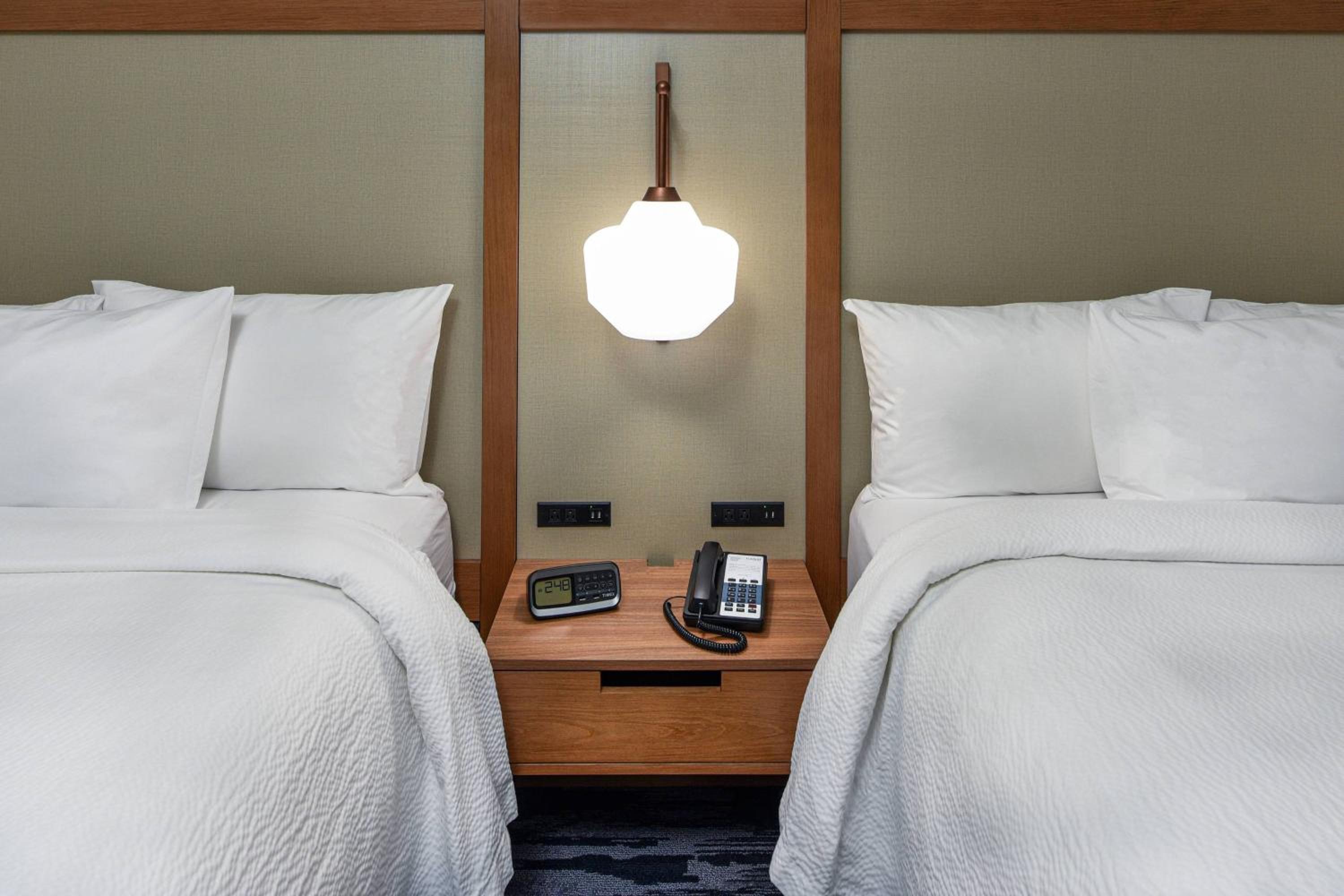 Double Queen Room - Photo 1