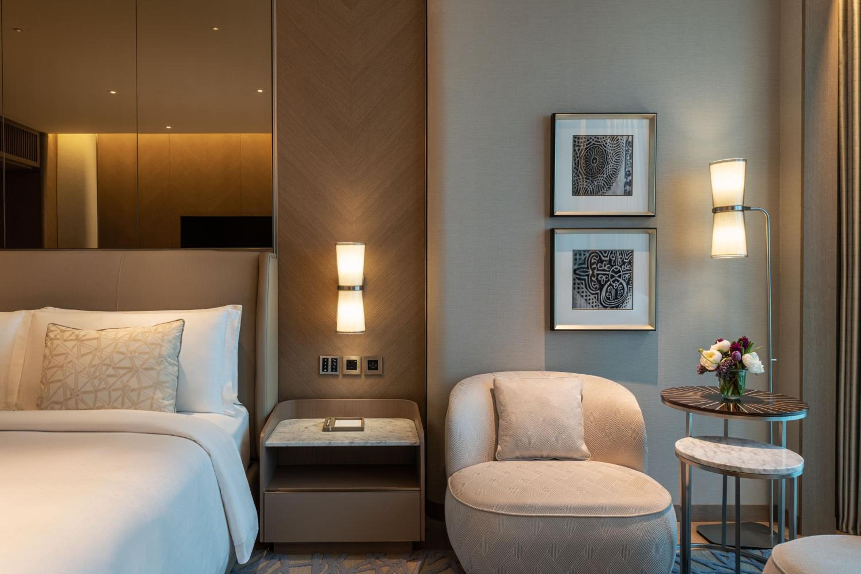 Superior King Room - Photo 3