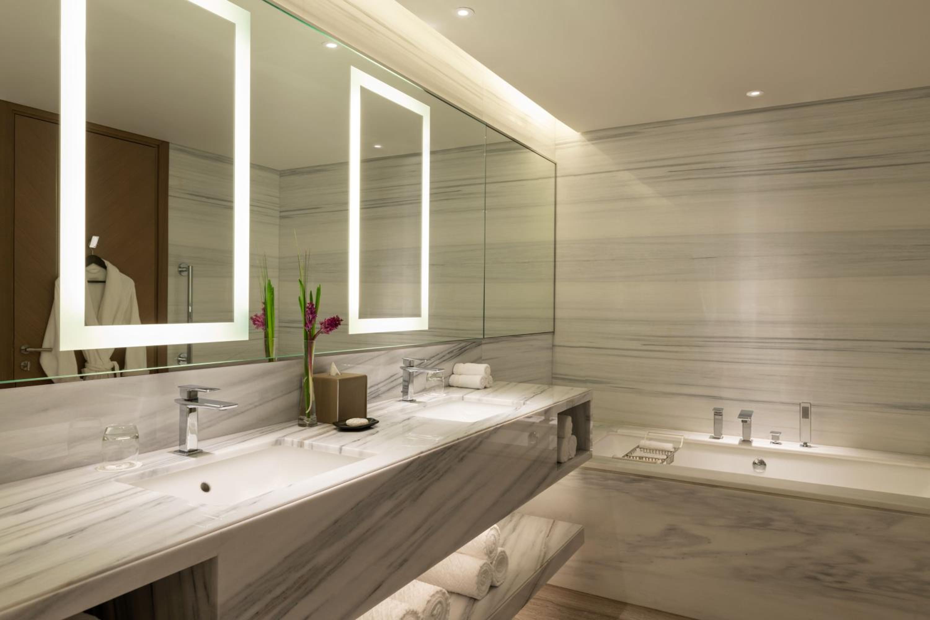 King Suite - Gate - Photo 3