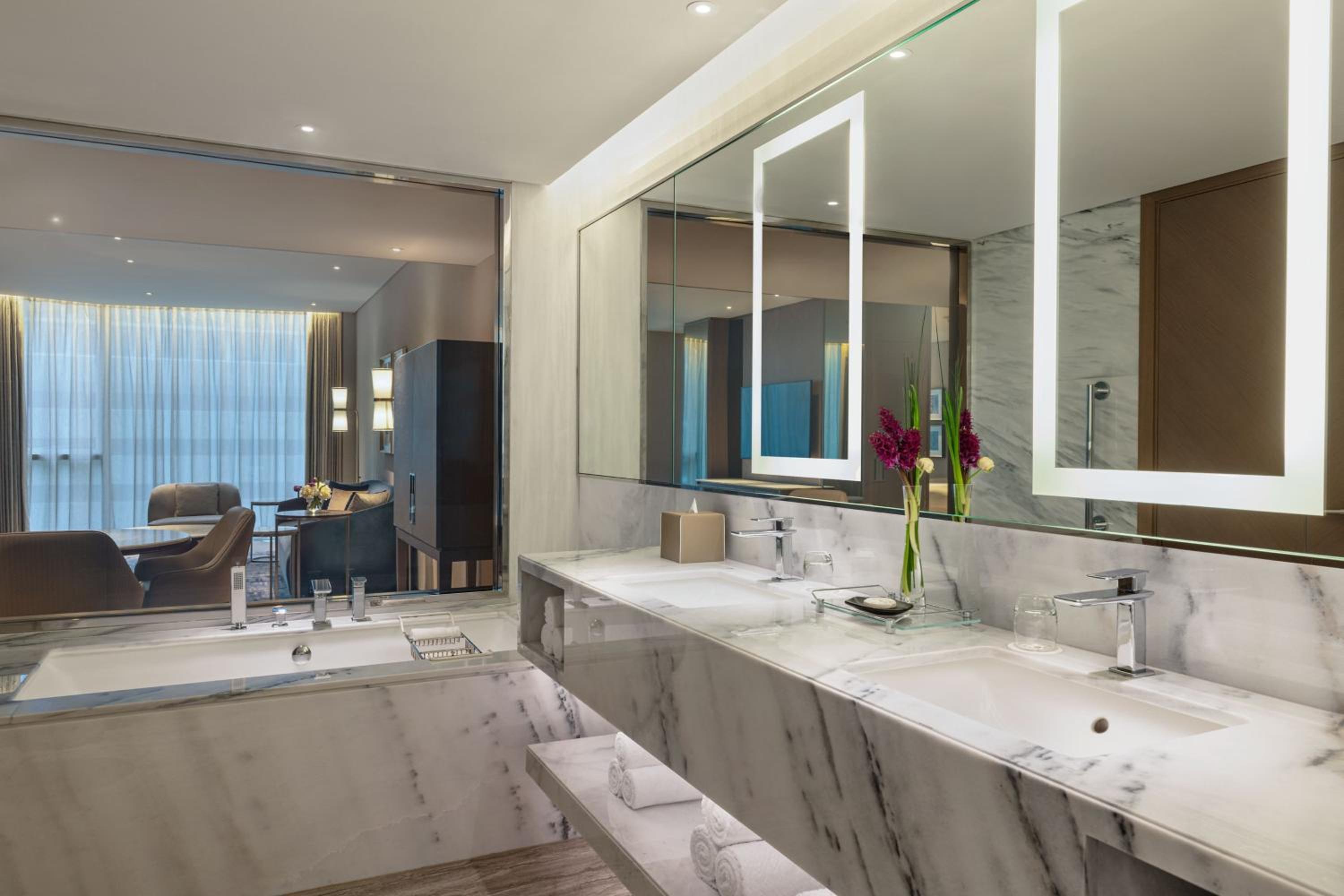 King Suite - St Regis - Photo 6