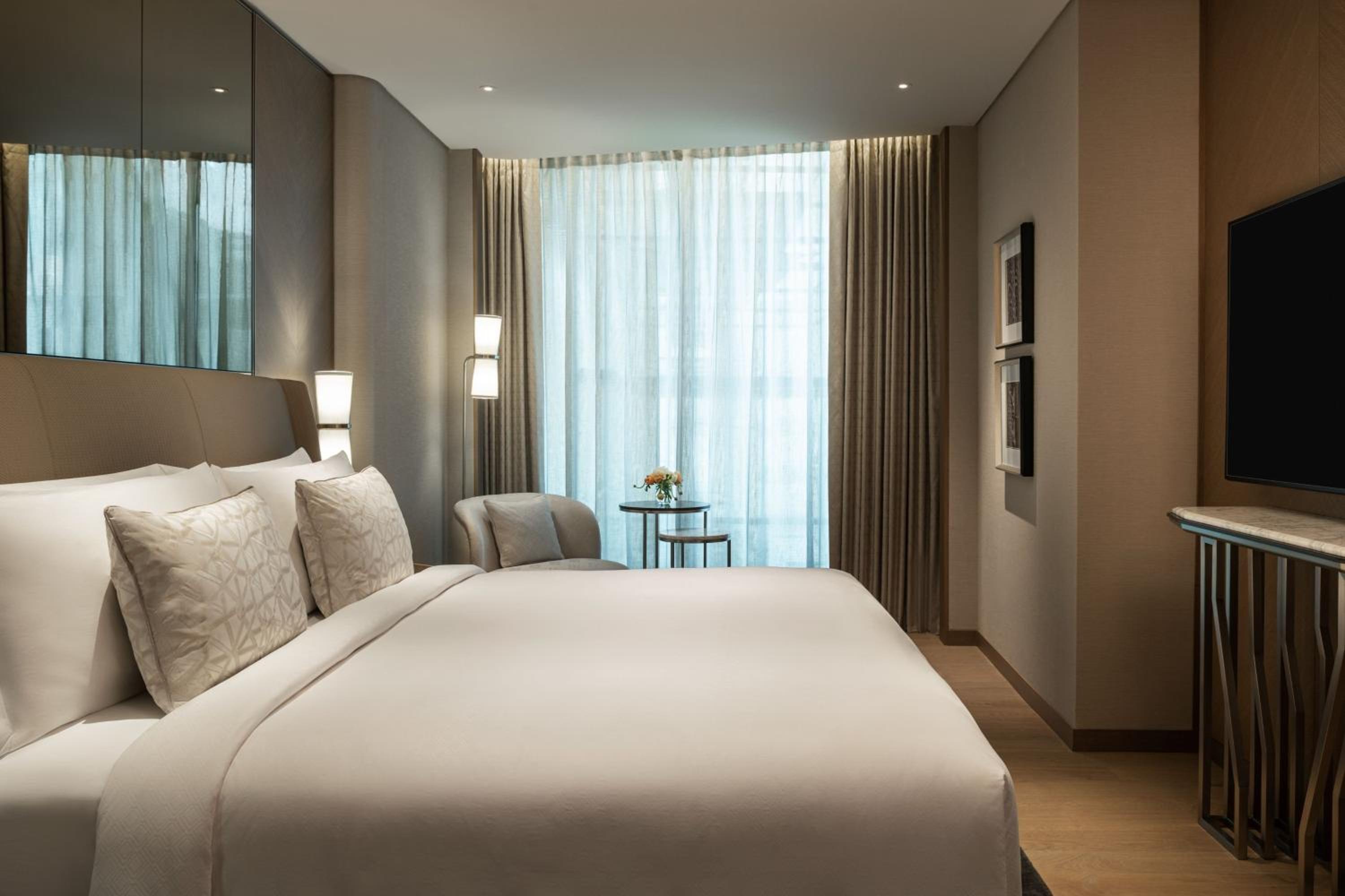 King Suite - St Regis - Photo 5