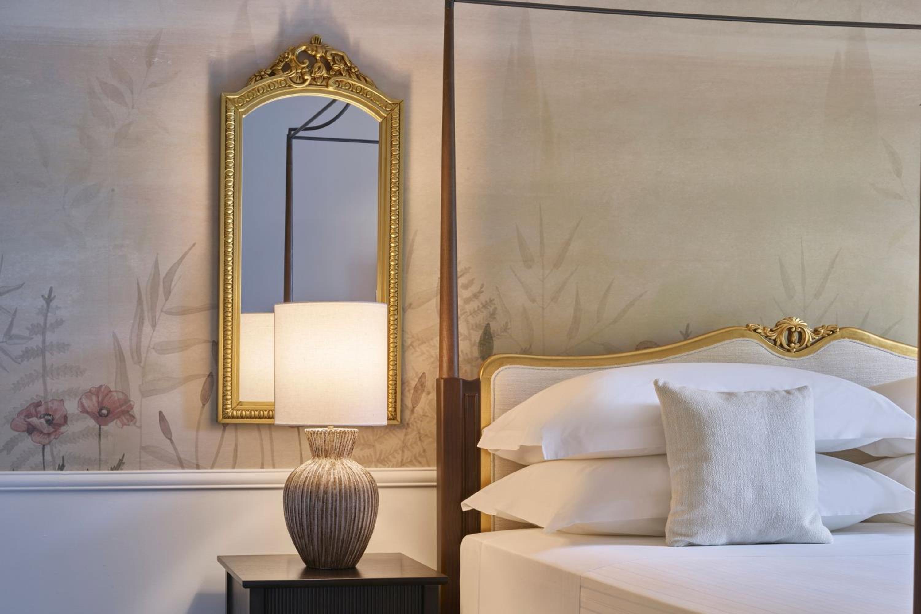 Giusti King Suite with Garden View