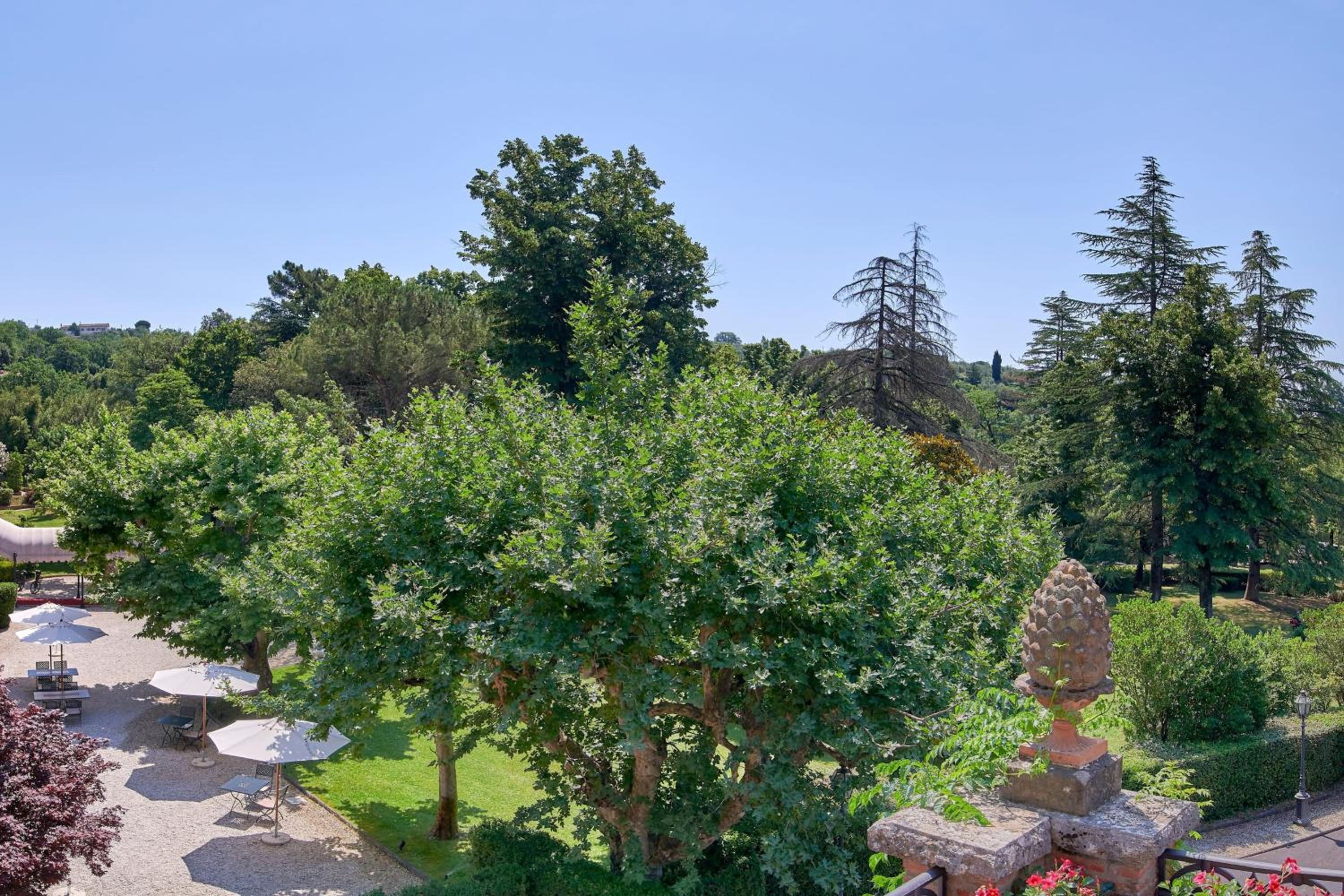 Grand Deluxe King Room with Terrace and Garden View