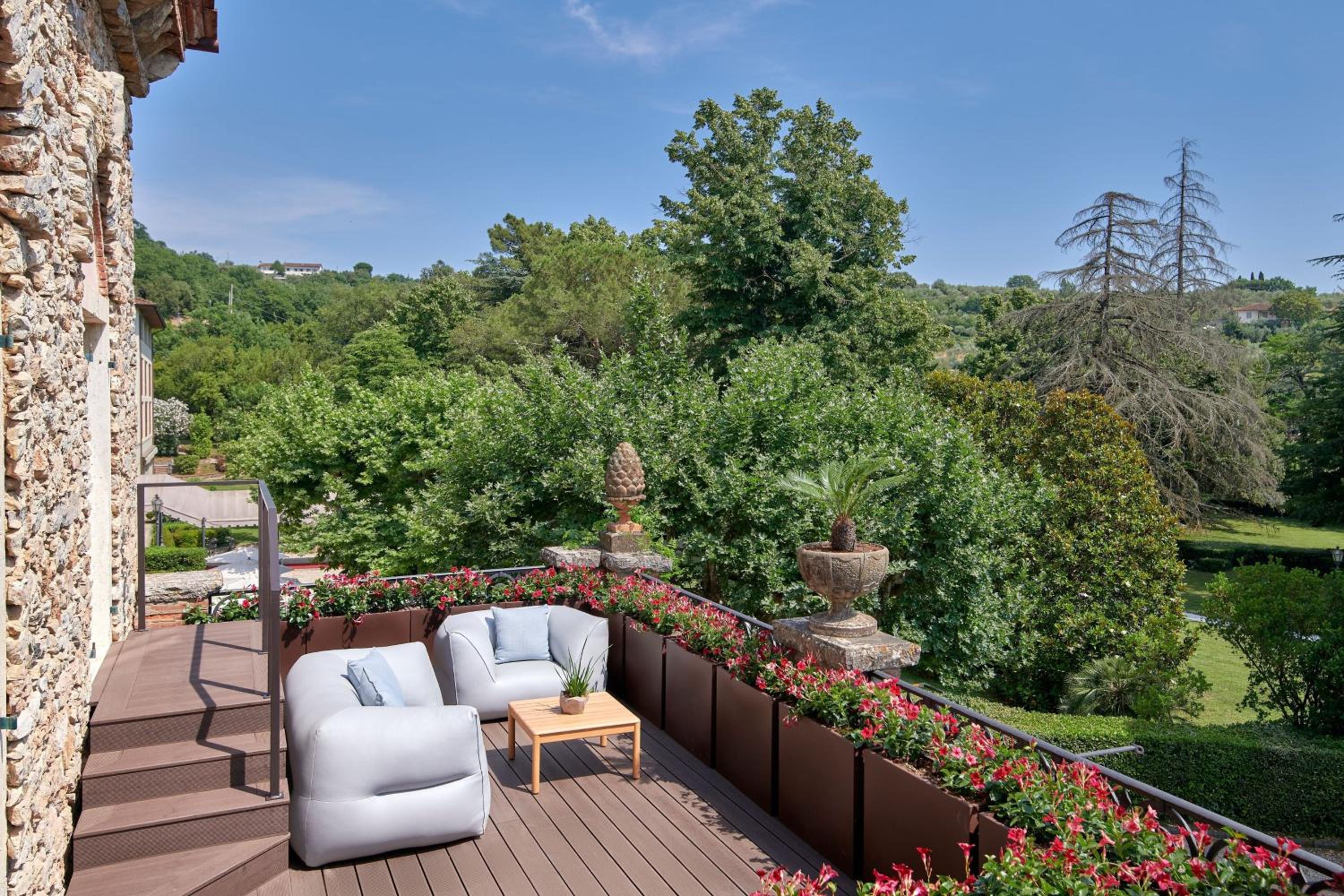 Grand Deluxe King Room with Terrace and Garden View