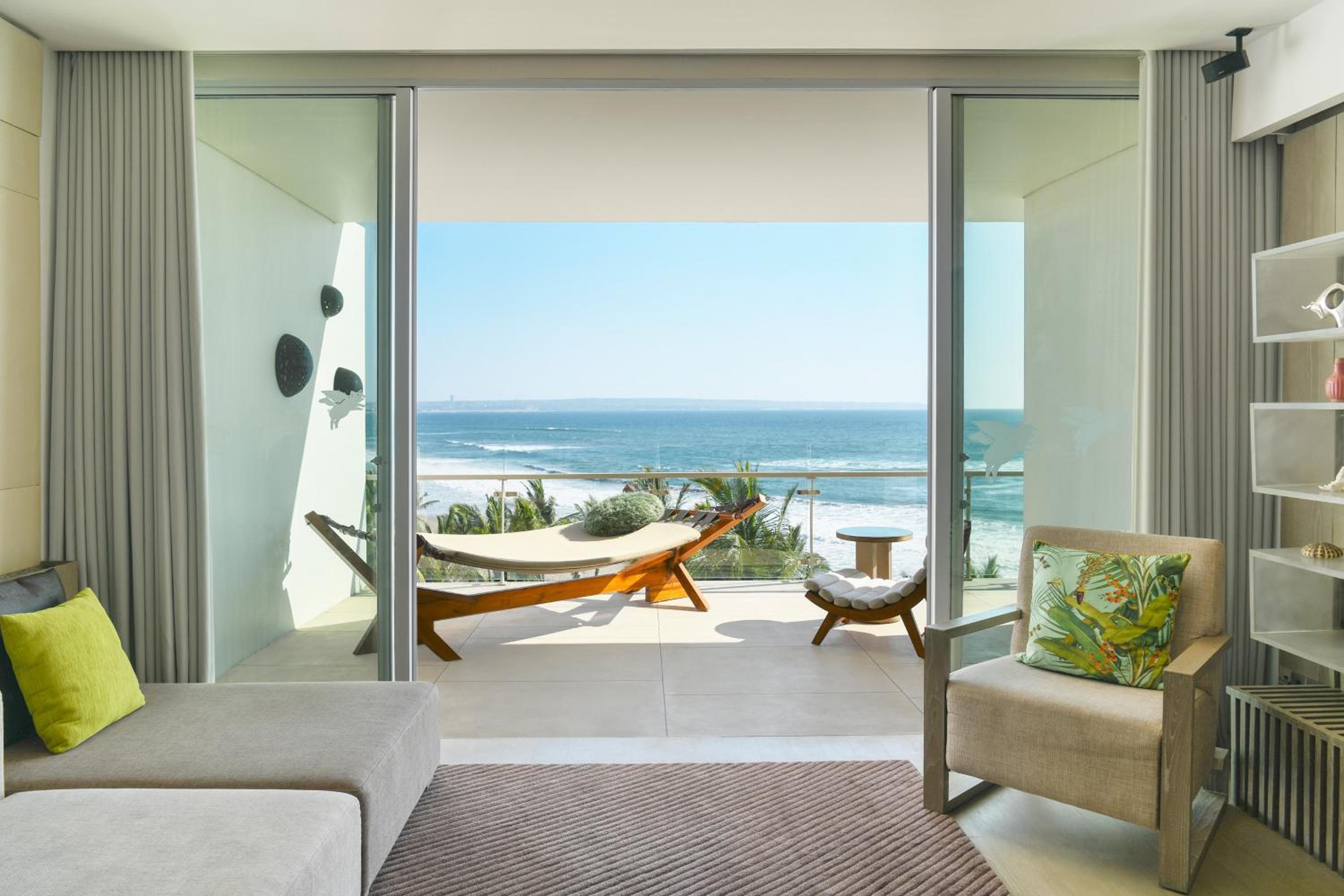 Escape Suite, 1 Bedroom Suite, 1 King, Ocean view, Top floor, Balcony - Photo 5