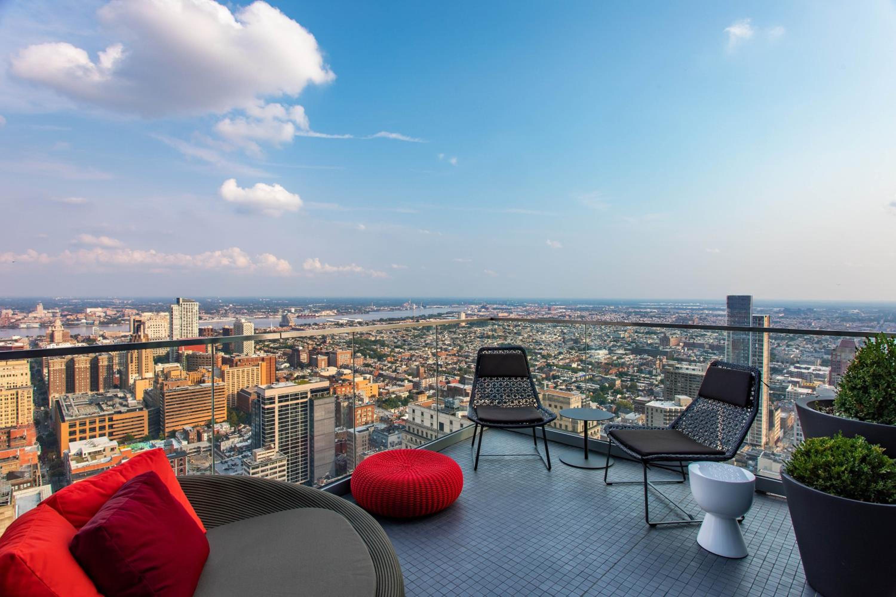 Marvelous, Suite, 1 King, City view - Photo 4