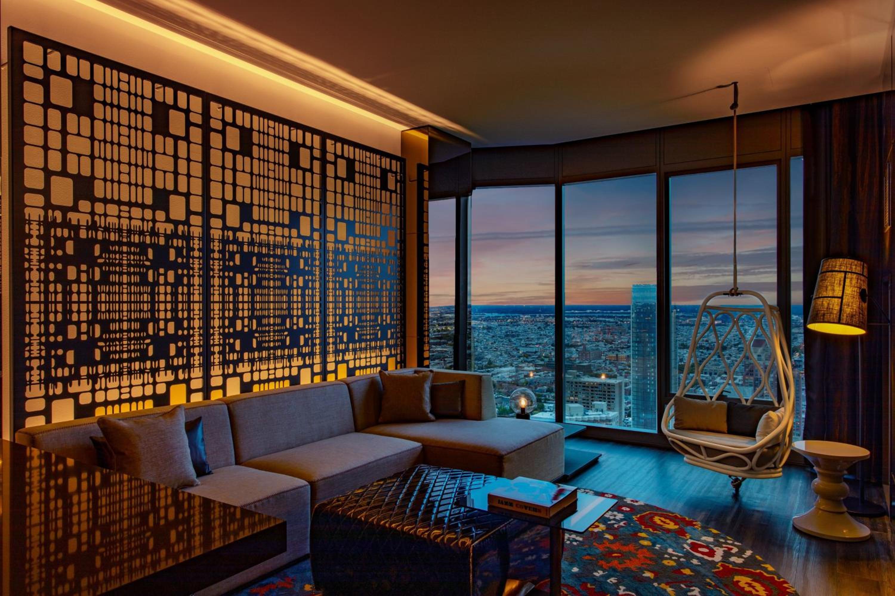 Studio Suite, 1 King, City view - Photo 1