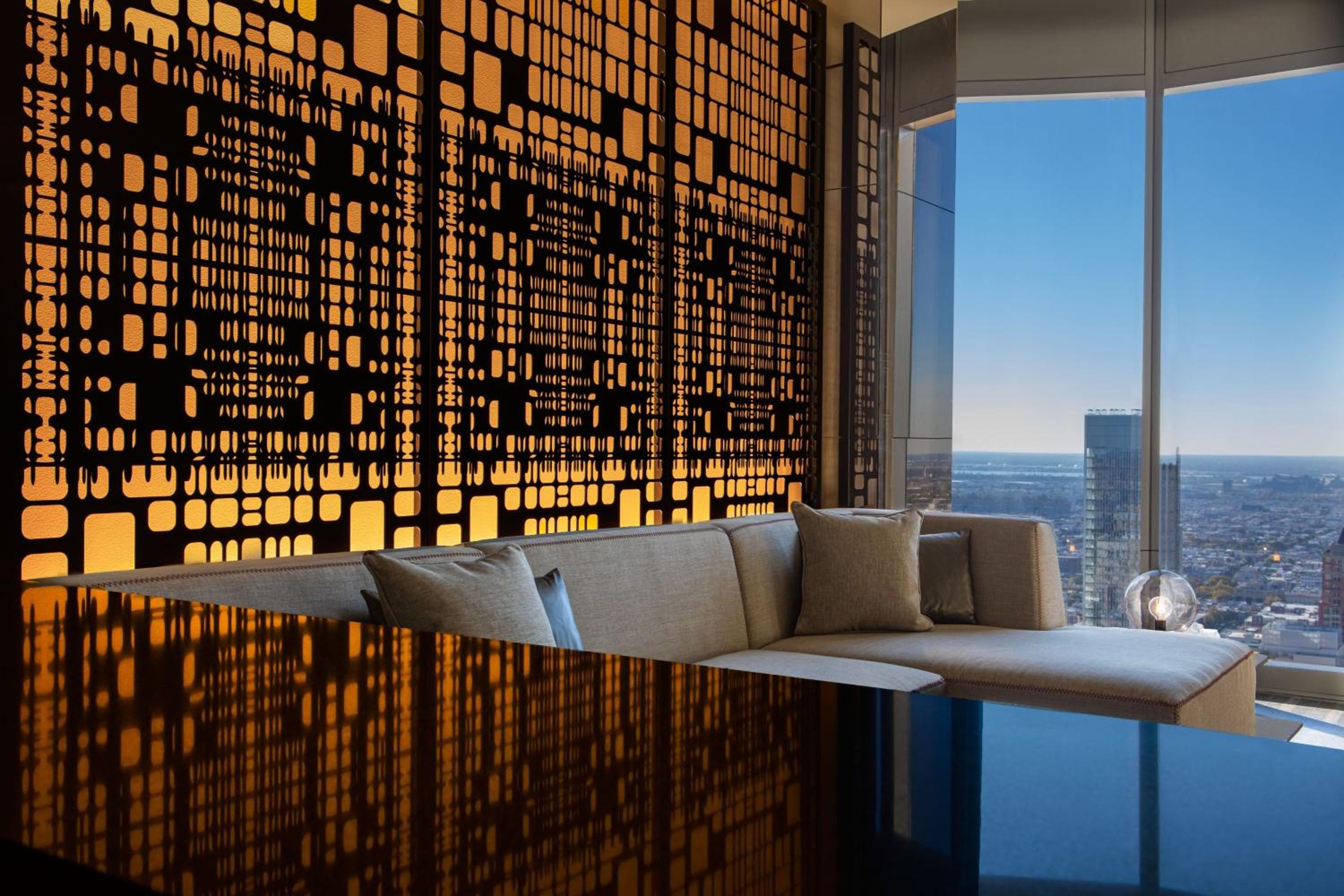 Studio Suite, 1 King, City view - Photo 2