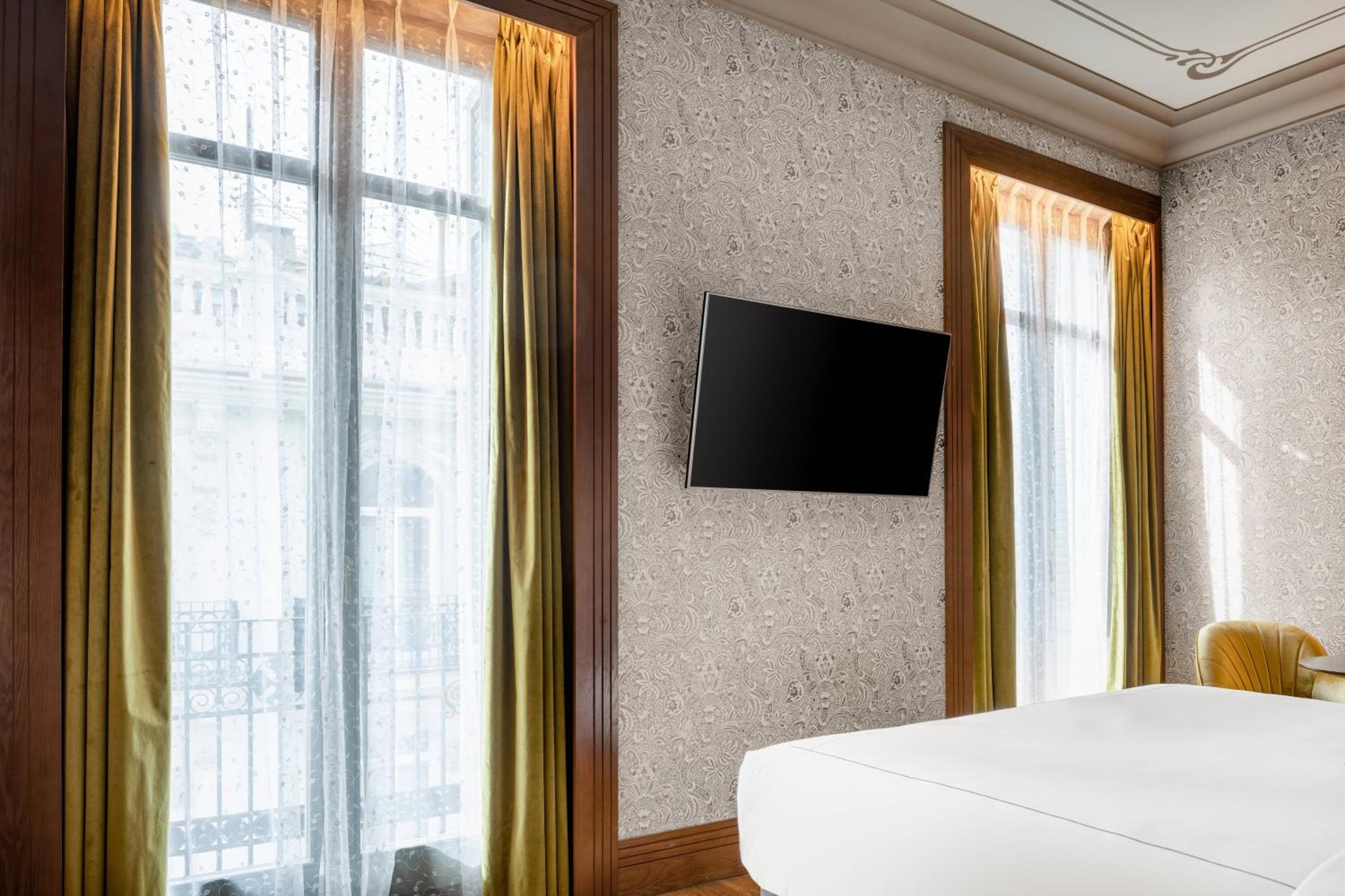 Standard, Guest room, 1 King, City view