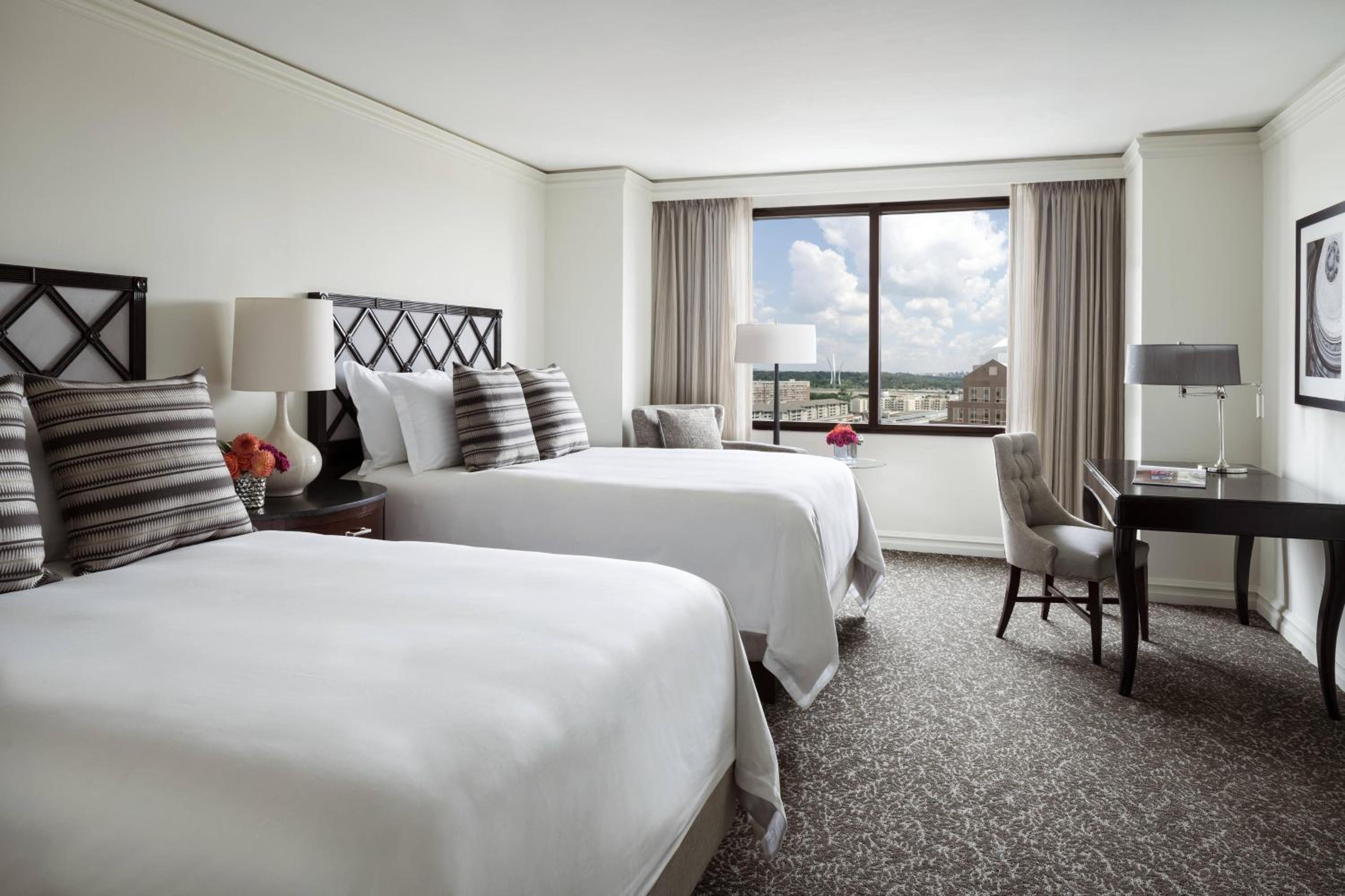 Premier Double Room with Two Double Beds - High Floor photo 1