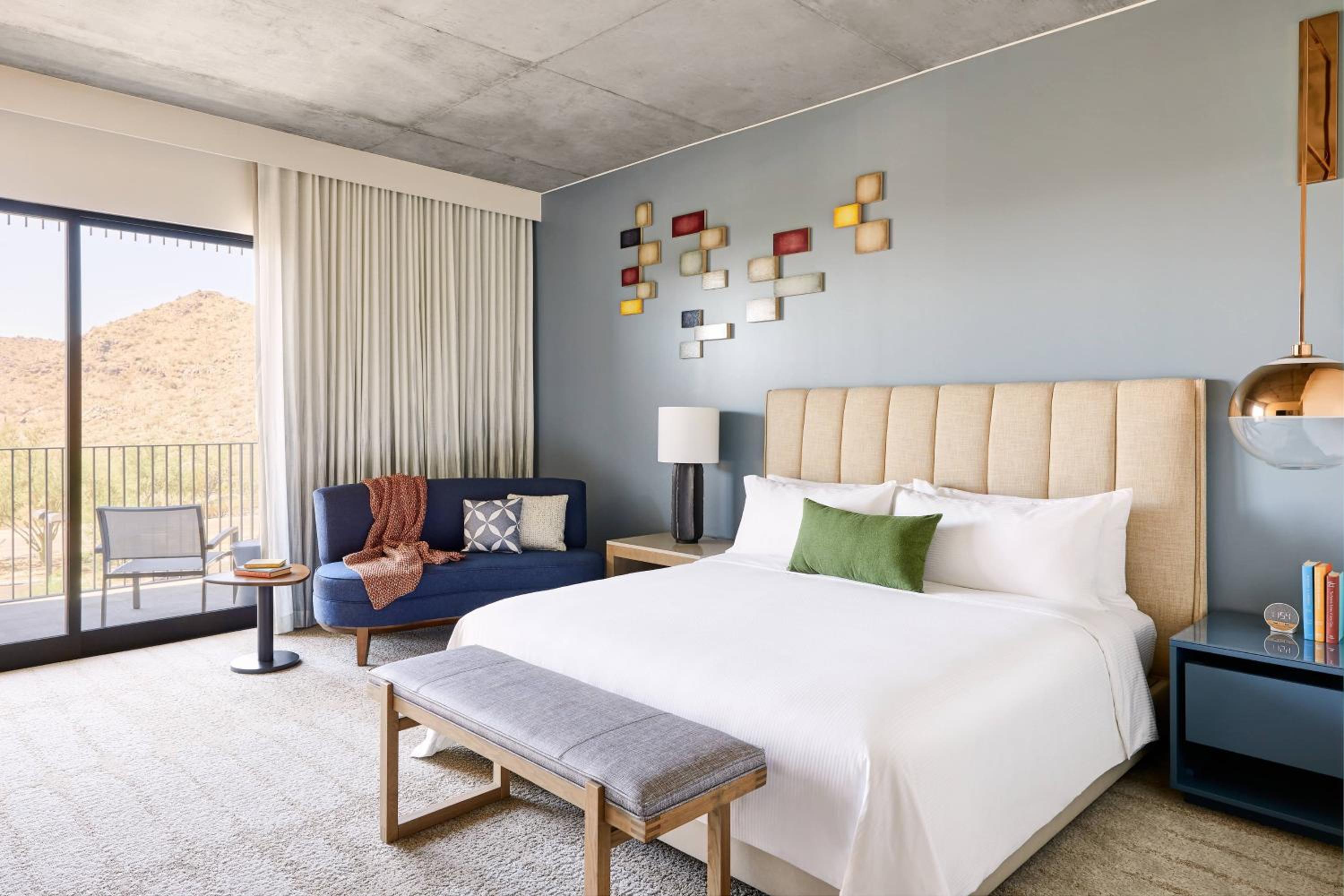 Mountain View, Guest room, 1 King - Photo 1
