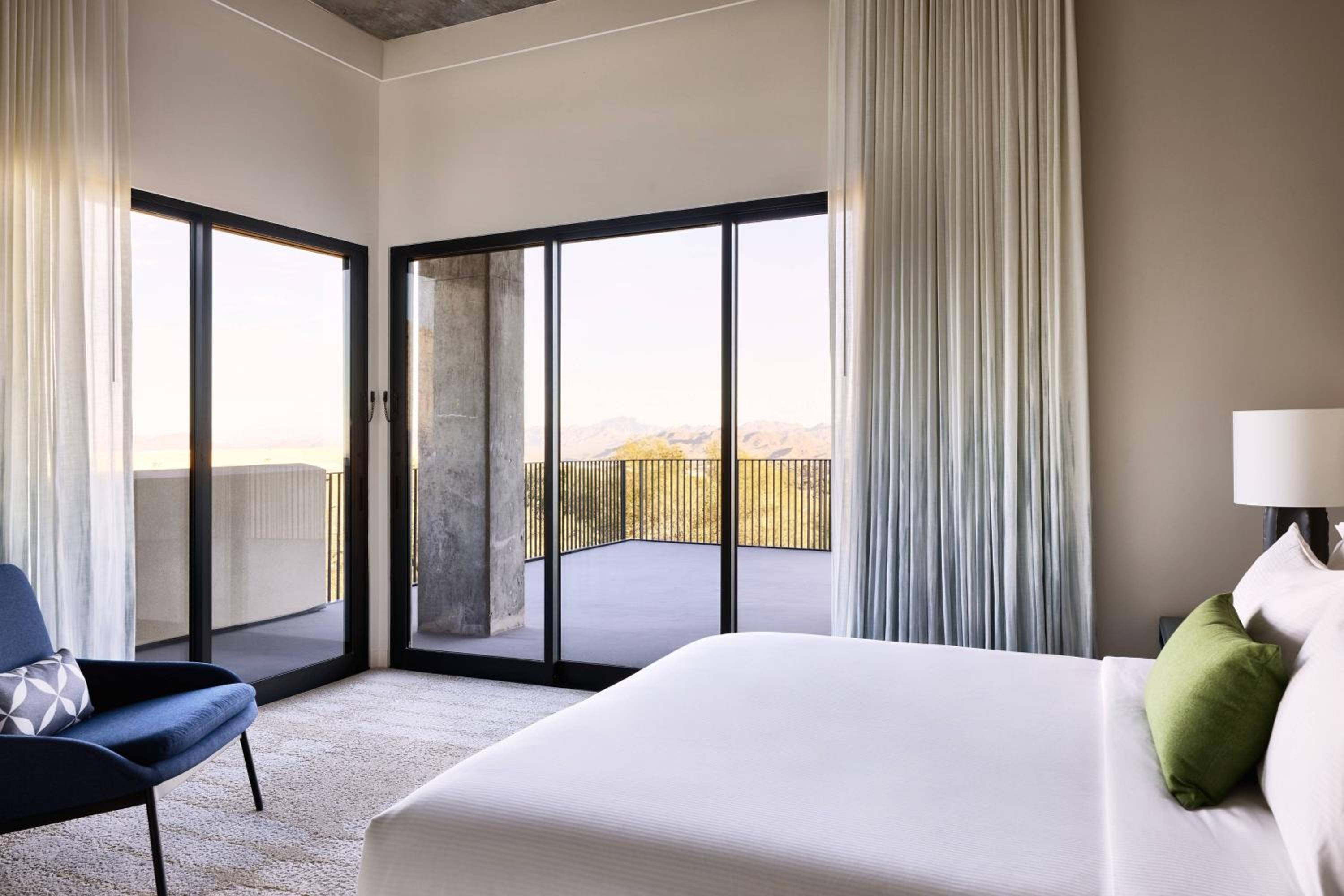 Terrace Suite, 1 Bedroom Suite, 1 King, Mountain view - Photo 1