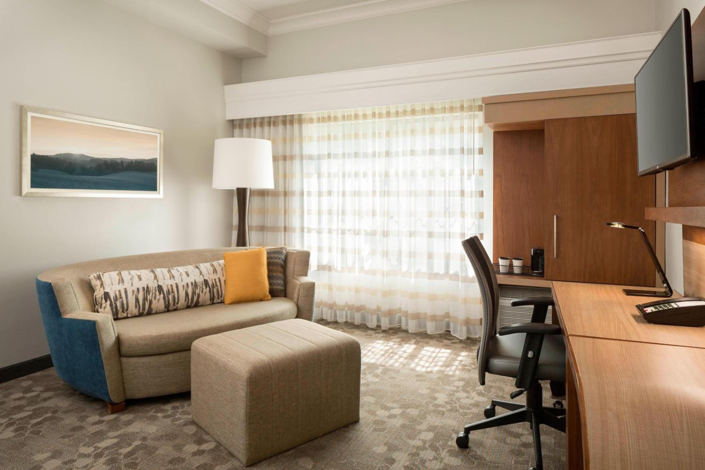 Large King Room with Sofa Bed photo 2
