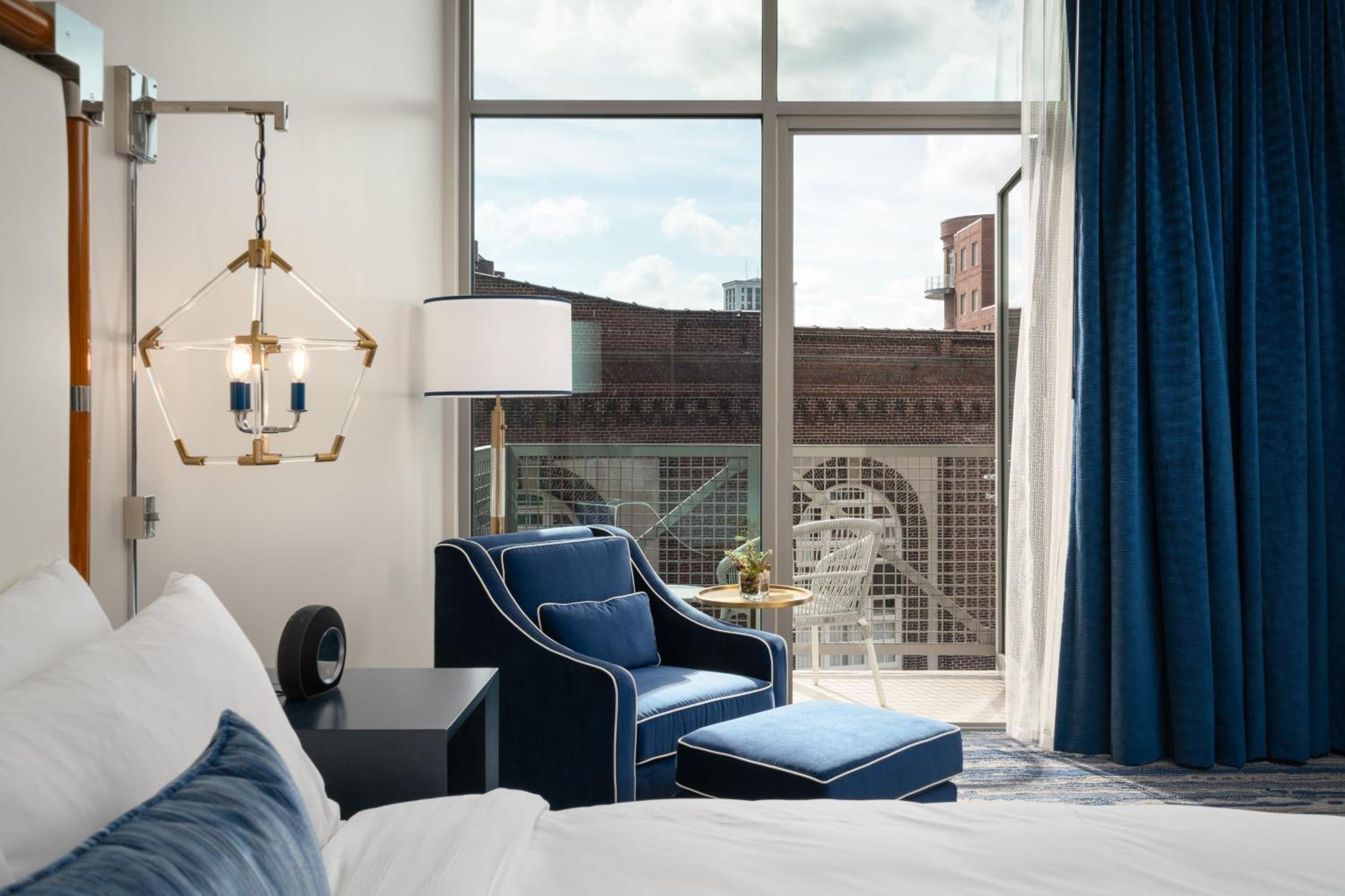 Queen Room with Two Queen and City View