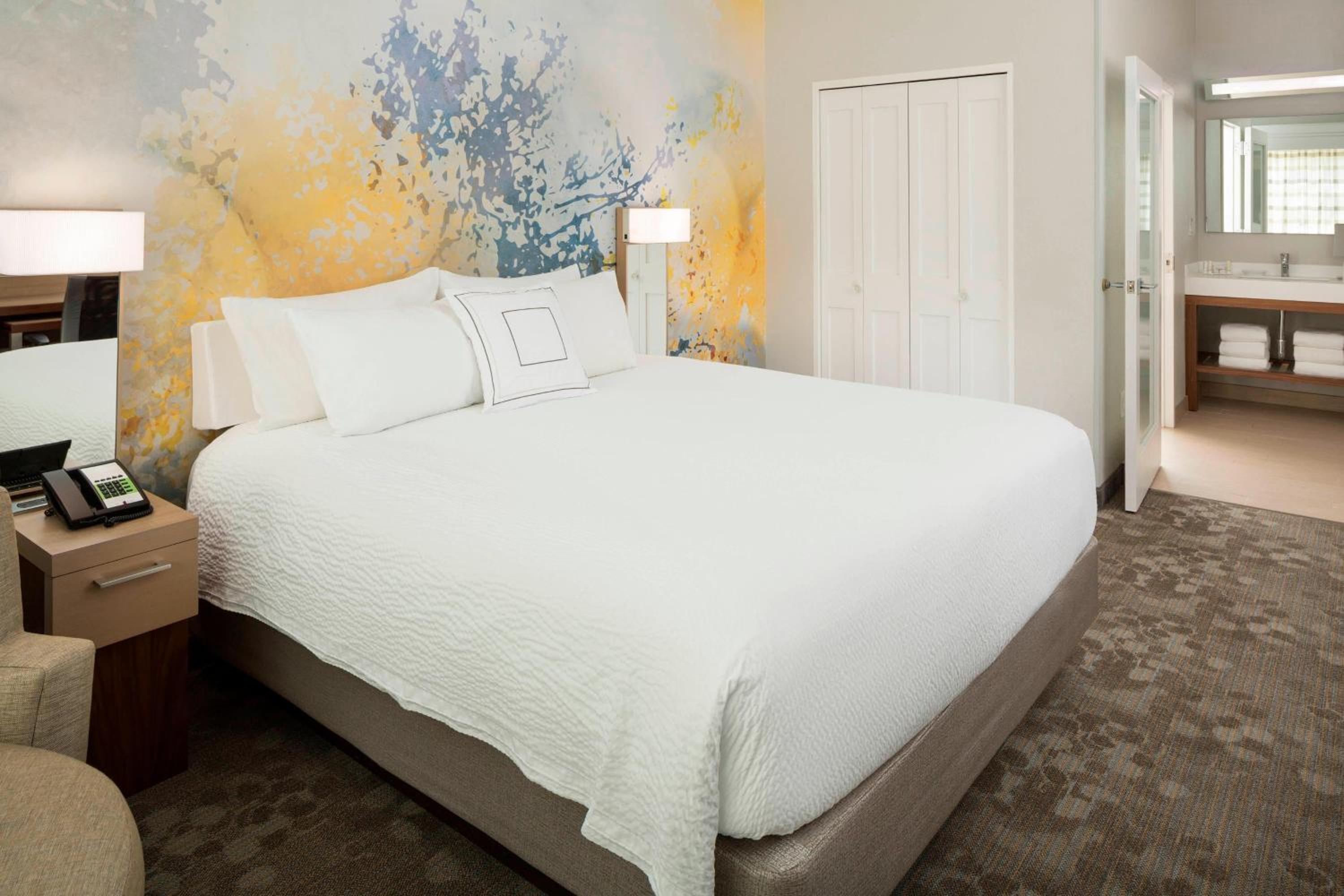 King Room with Sofa Bed photo 2