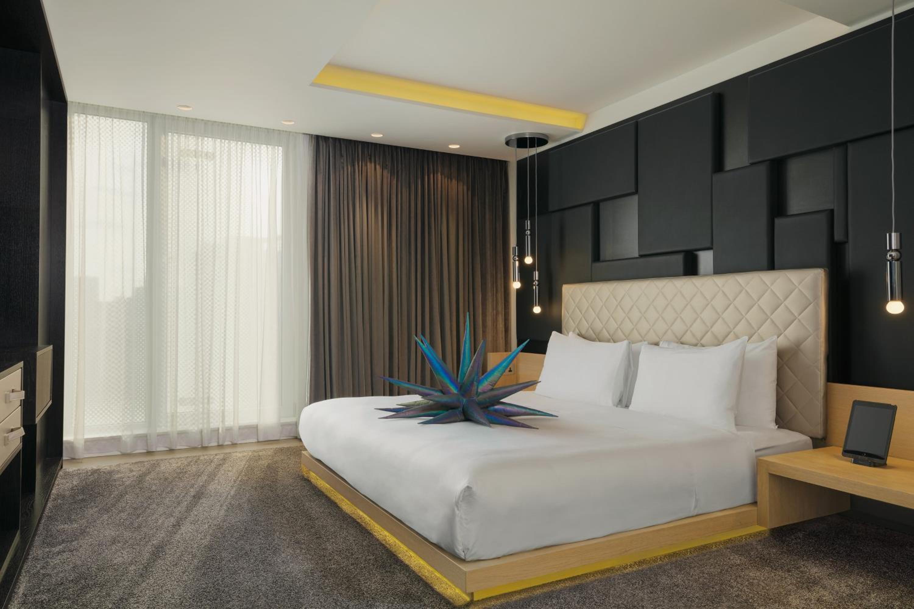 Supreme WOW, Suite, 1 King