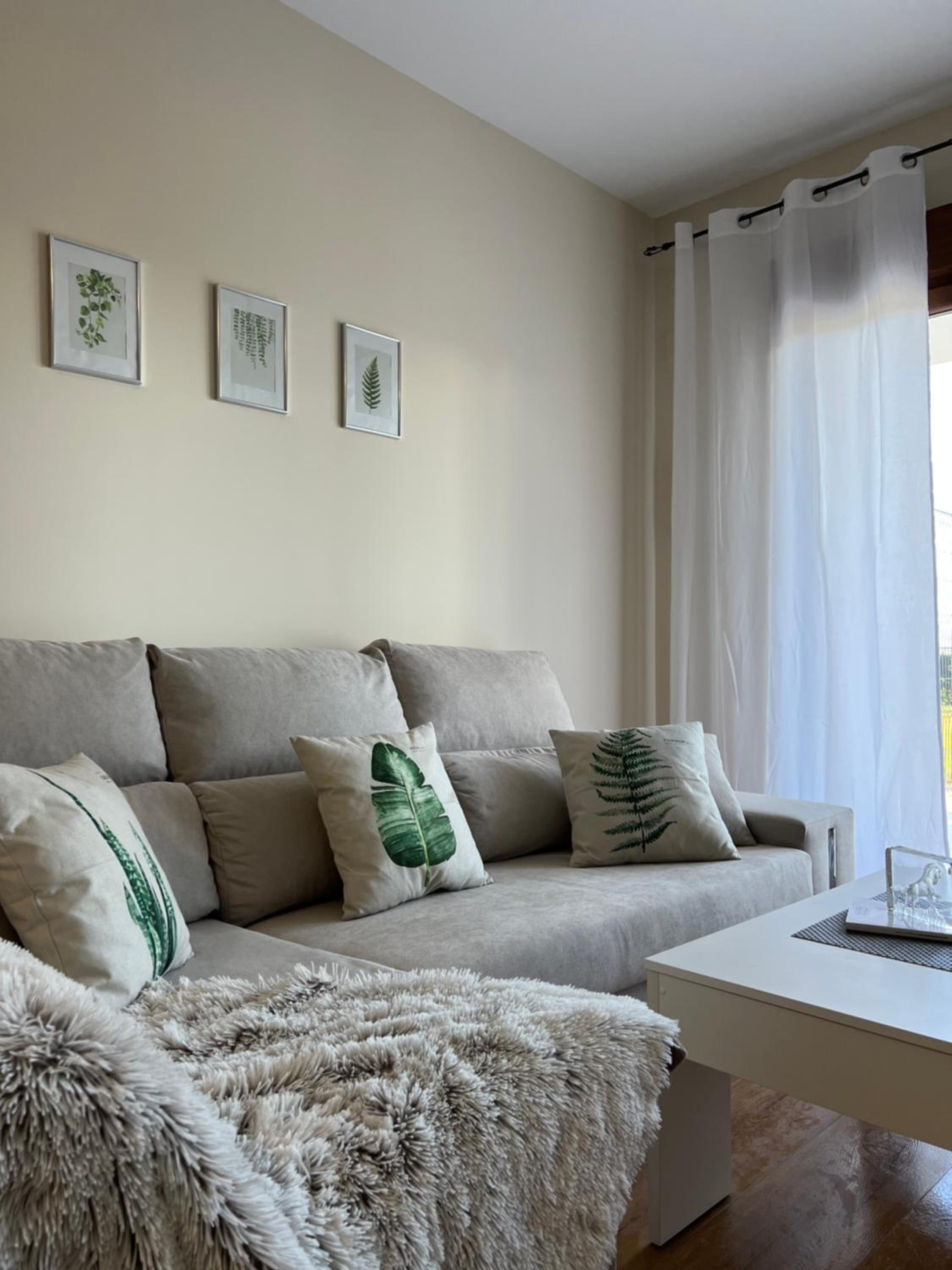 One-Bedroom Apartment photo 2