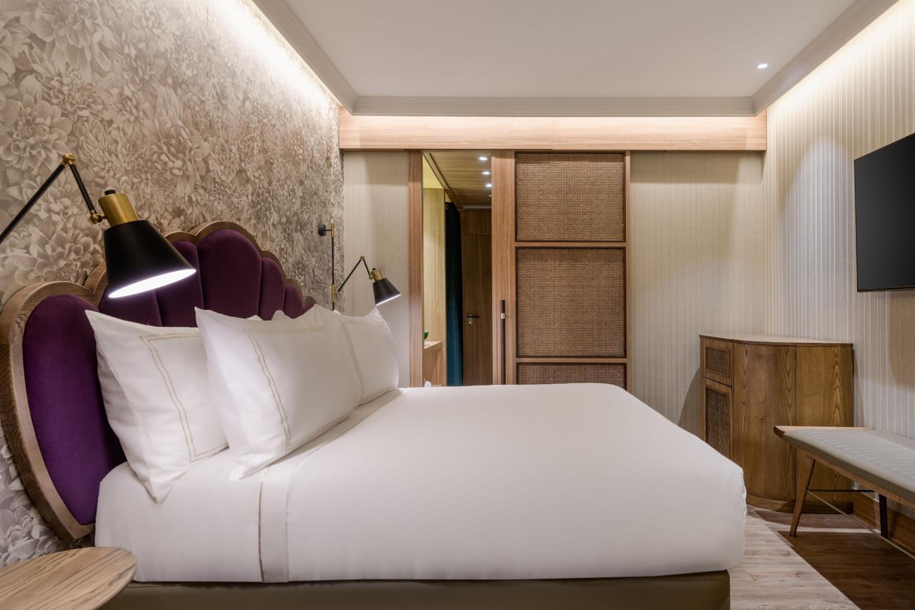 Deluxe Terrace King Room with Balcony