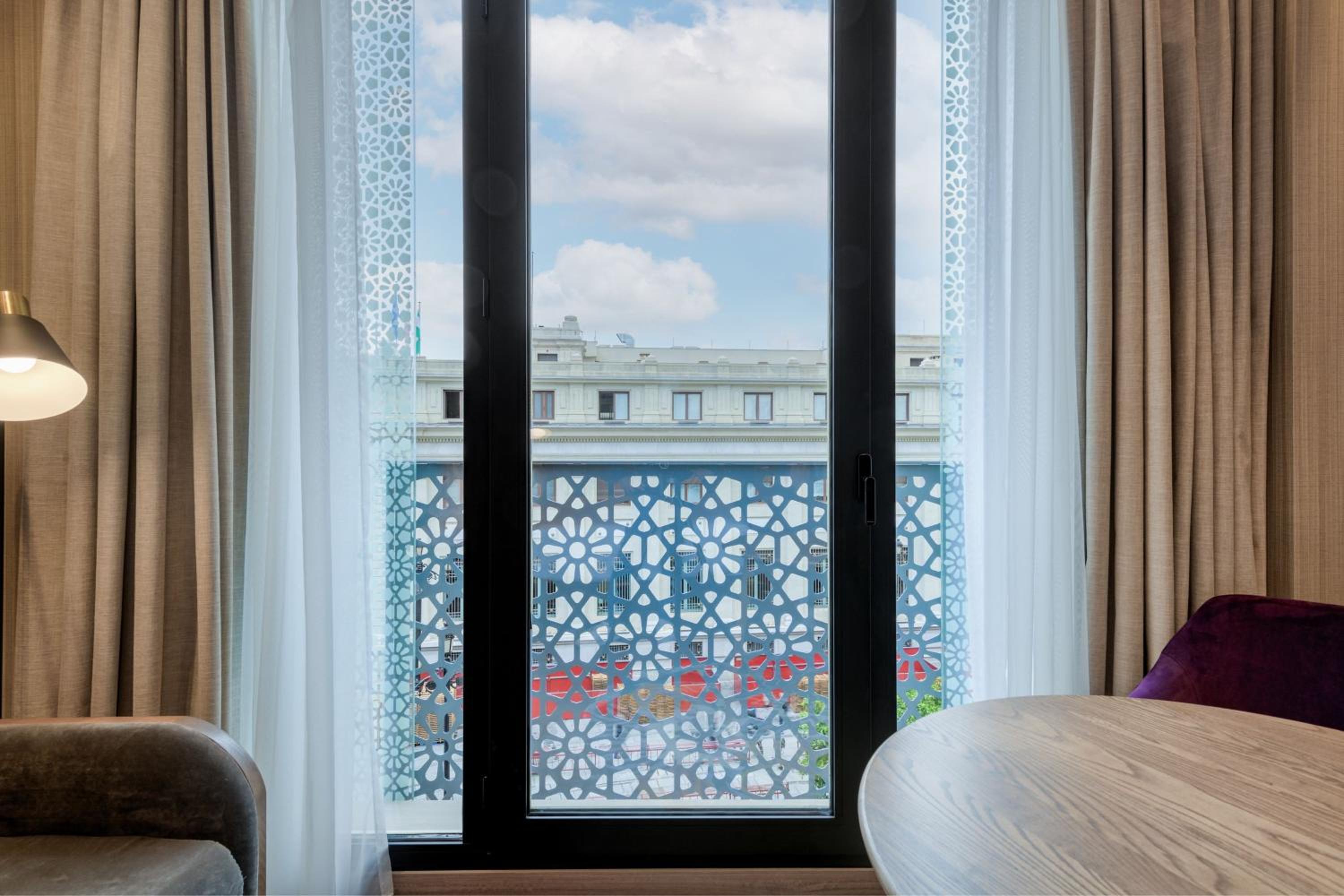 Gran Deluxe Twin Room with City View
