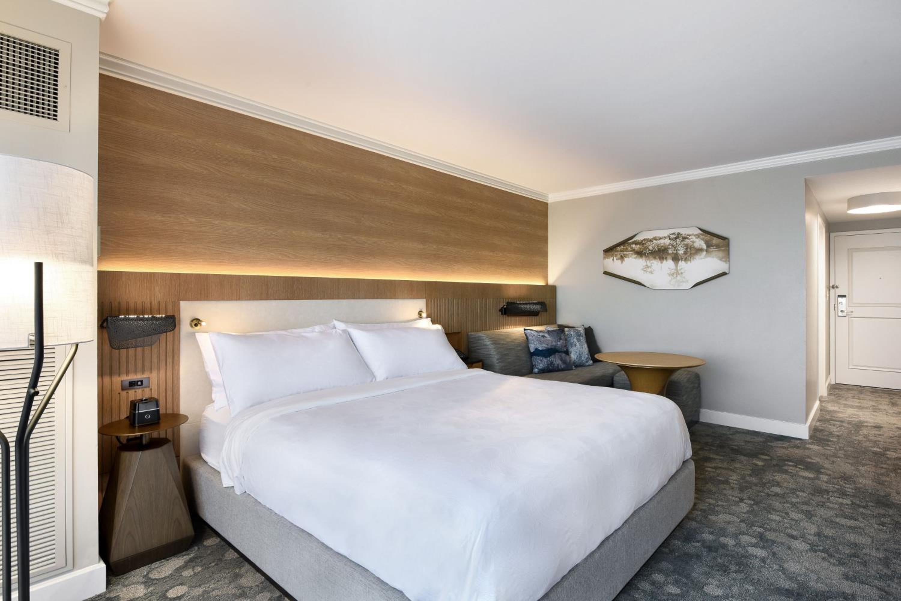 King Guest Room with Balcony and Lakefront View