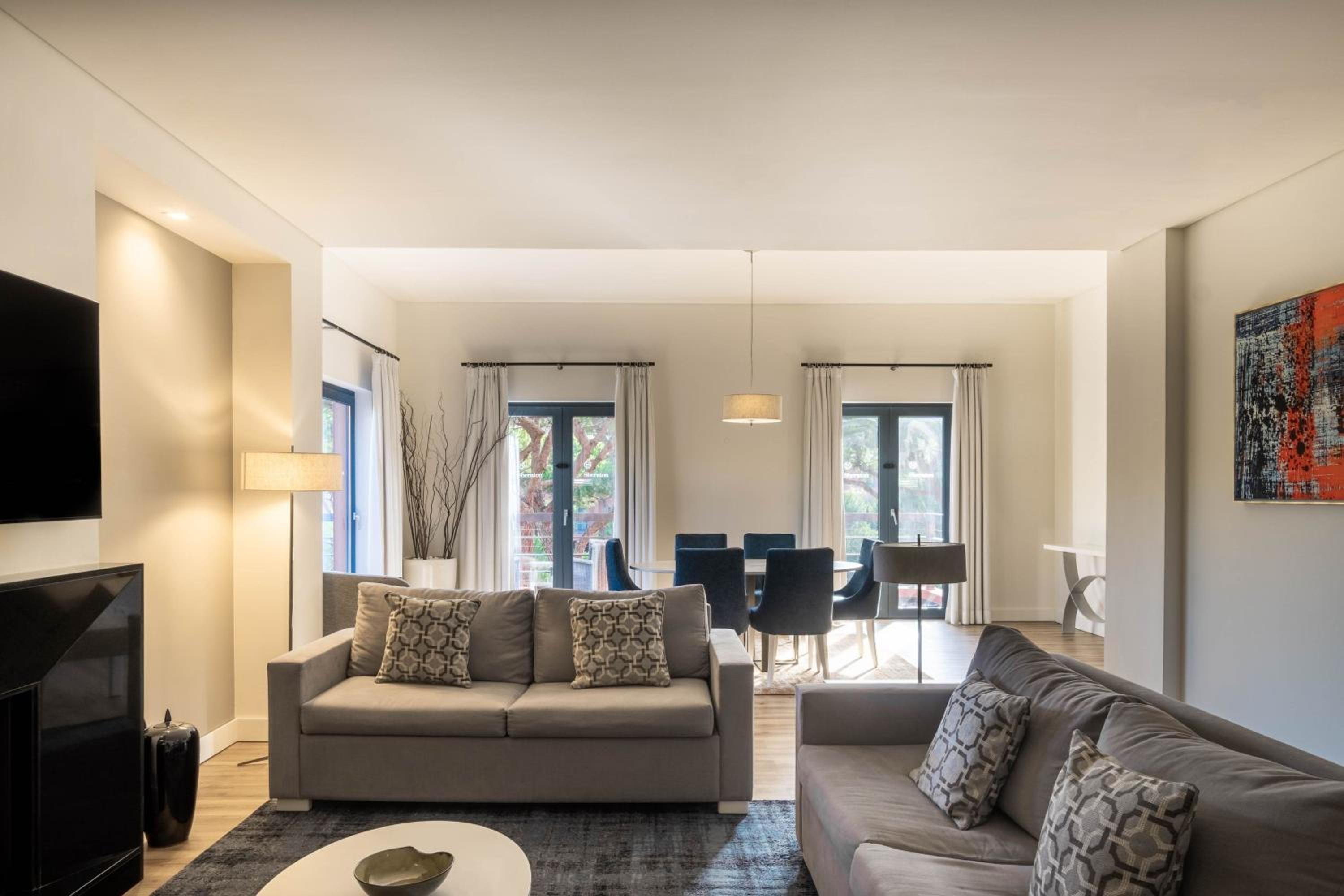 Superior Two-Bedroom Suite with Balcony and Garden View - Photo 11