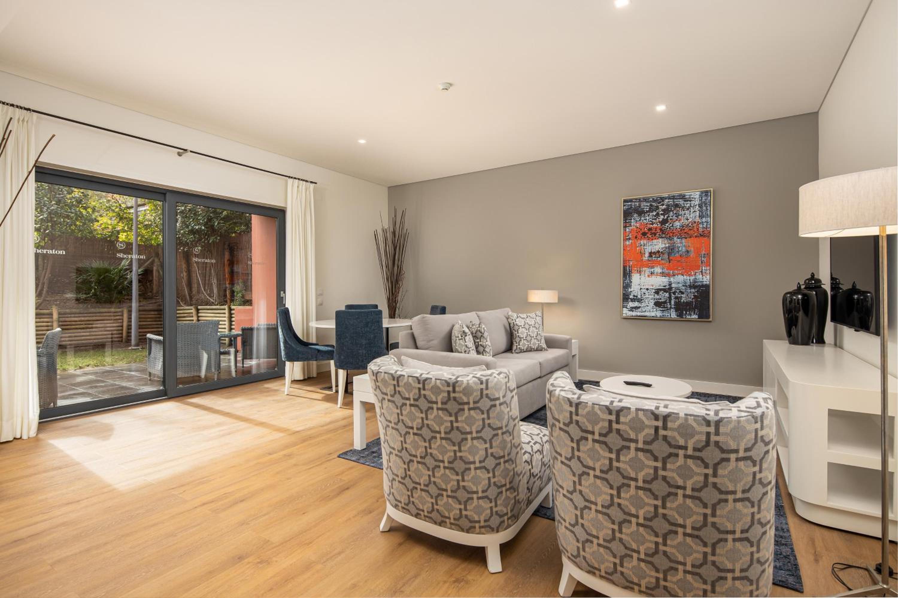 Premium Suite Room with Resort View - Photo 1