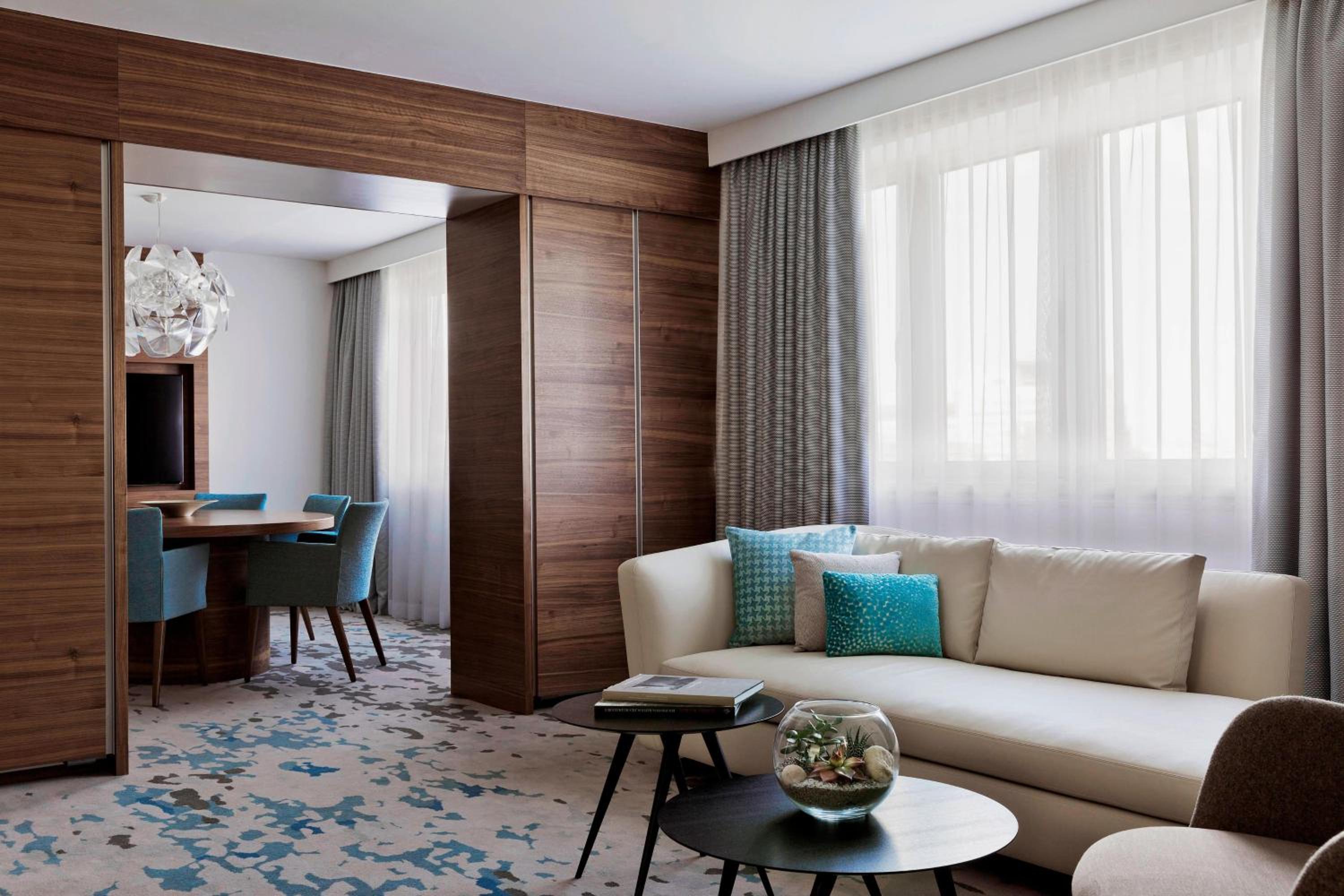 Park Suite, M Club lounge access, 1 Bedroom Suite, 1 King - Photo 9