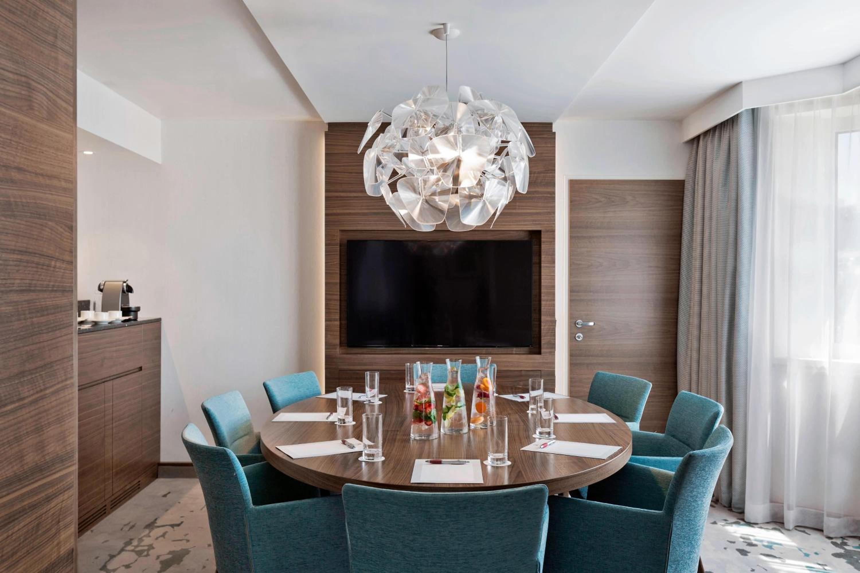 Park Suite, M Club lounge access, 1 Bedroom Suite, 1 King - Photo 11