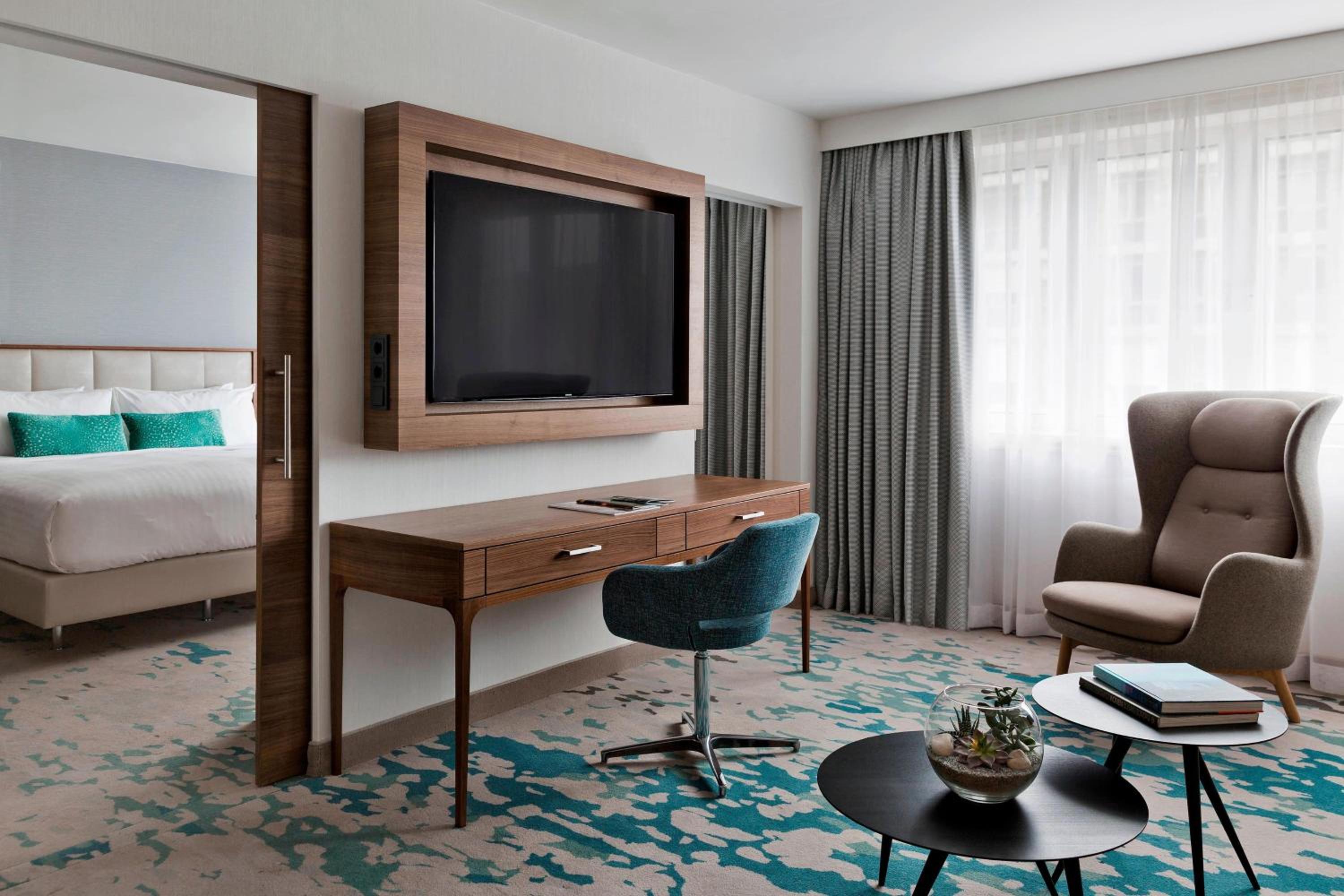 Panorama Two-Bedroom Suite - M Club Lounge Access - Photo 8