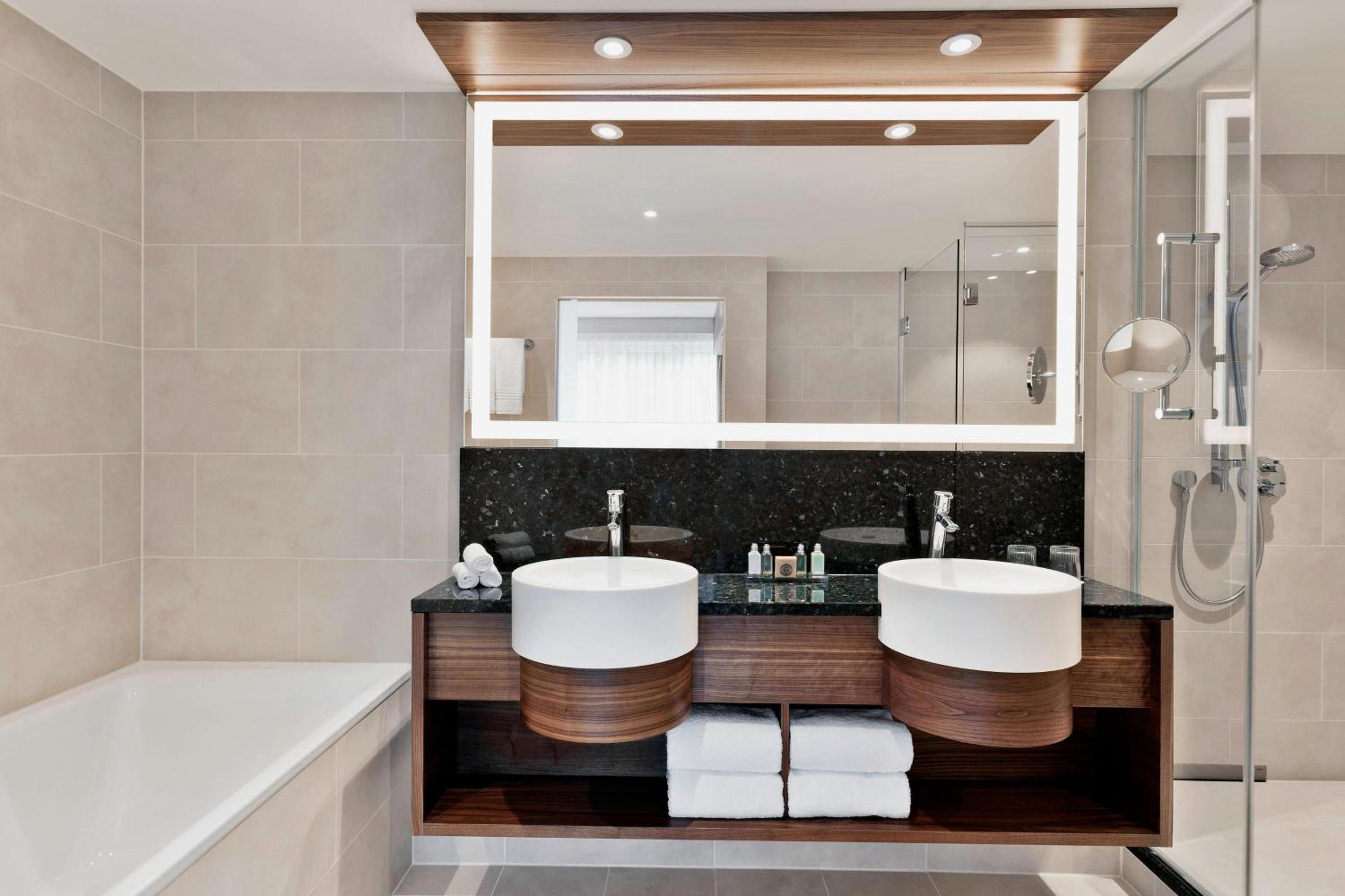 Park Suite, M Club lounge access, 1 Bedroom Suite, 1 King - Photo 12