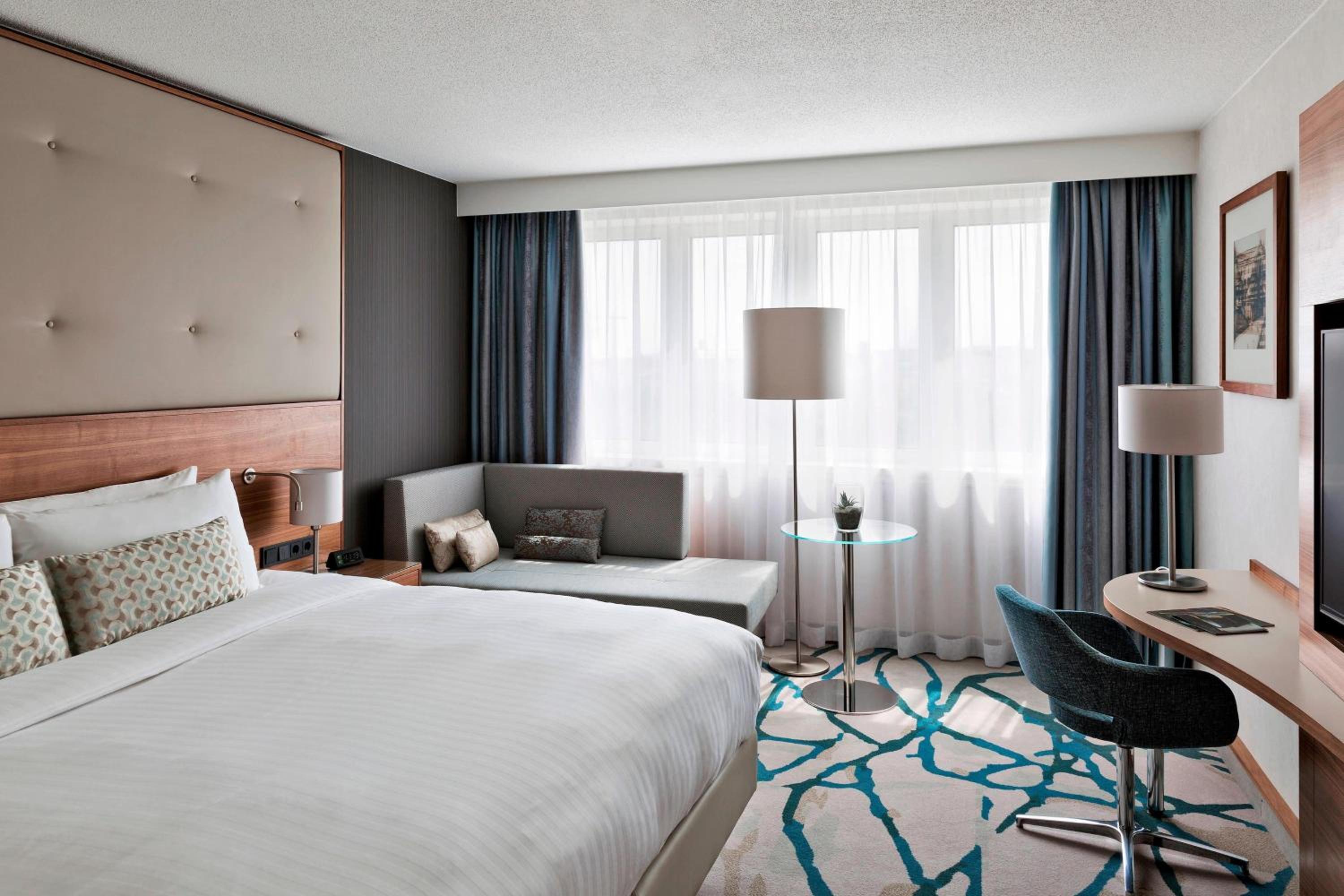 Deluxe King Room - Photo 1