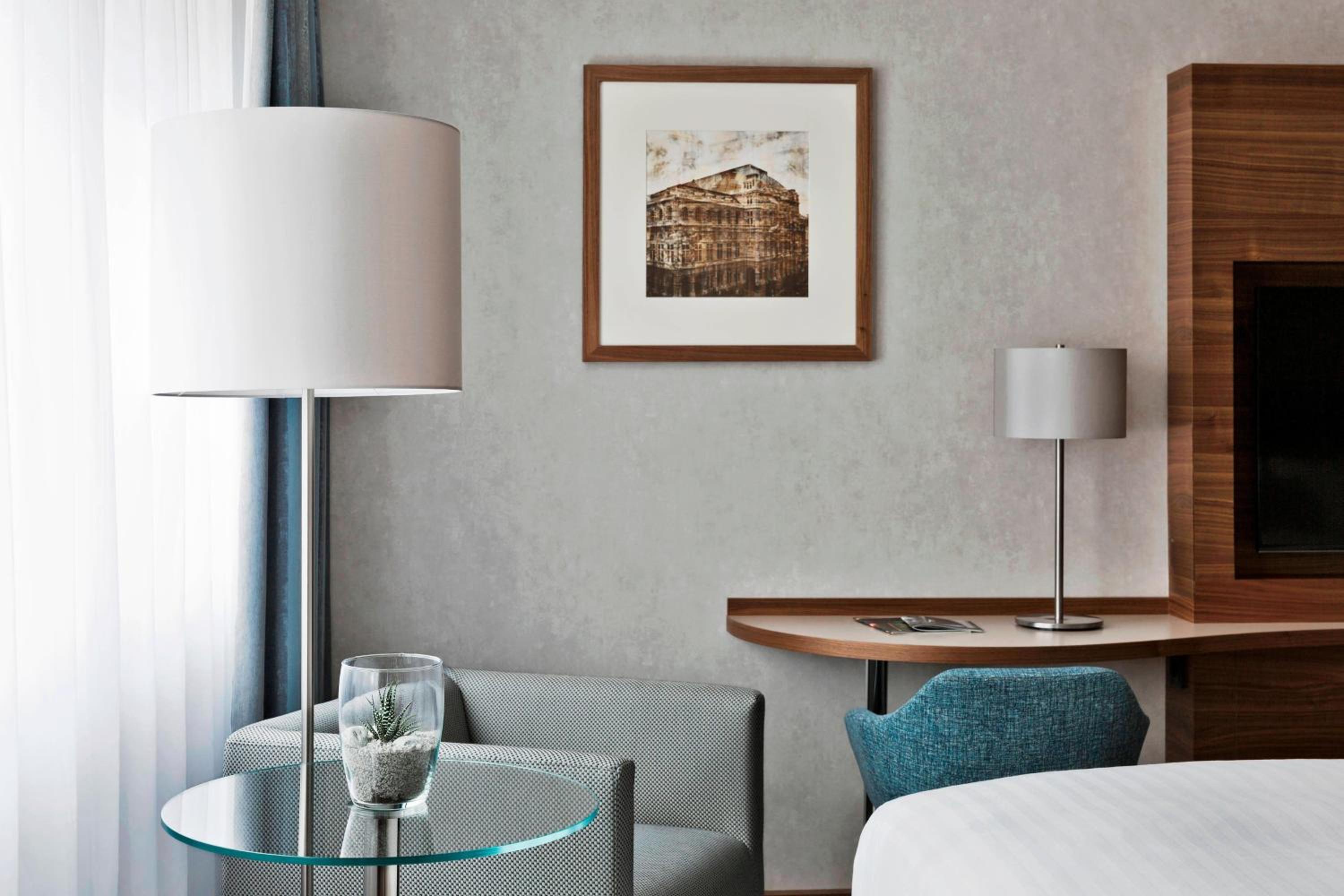 Deluxe King Room - Photo 3