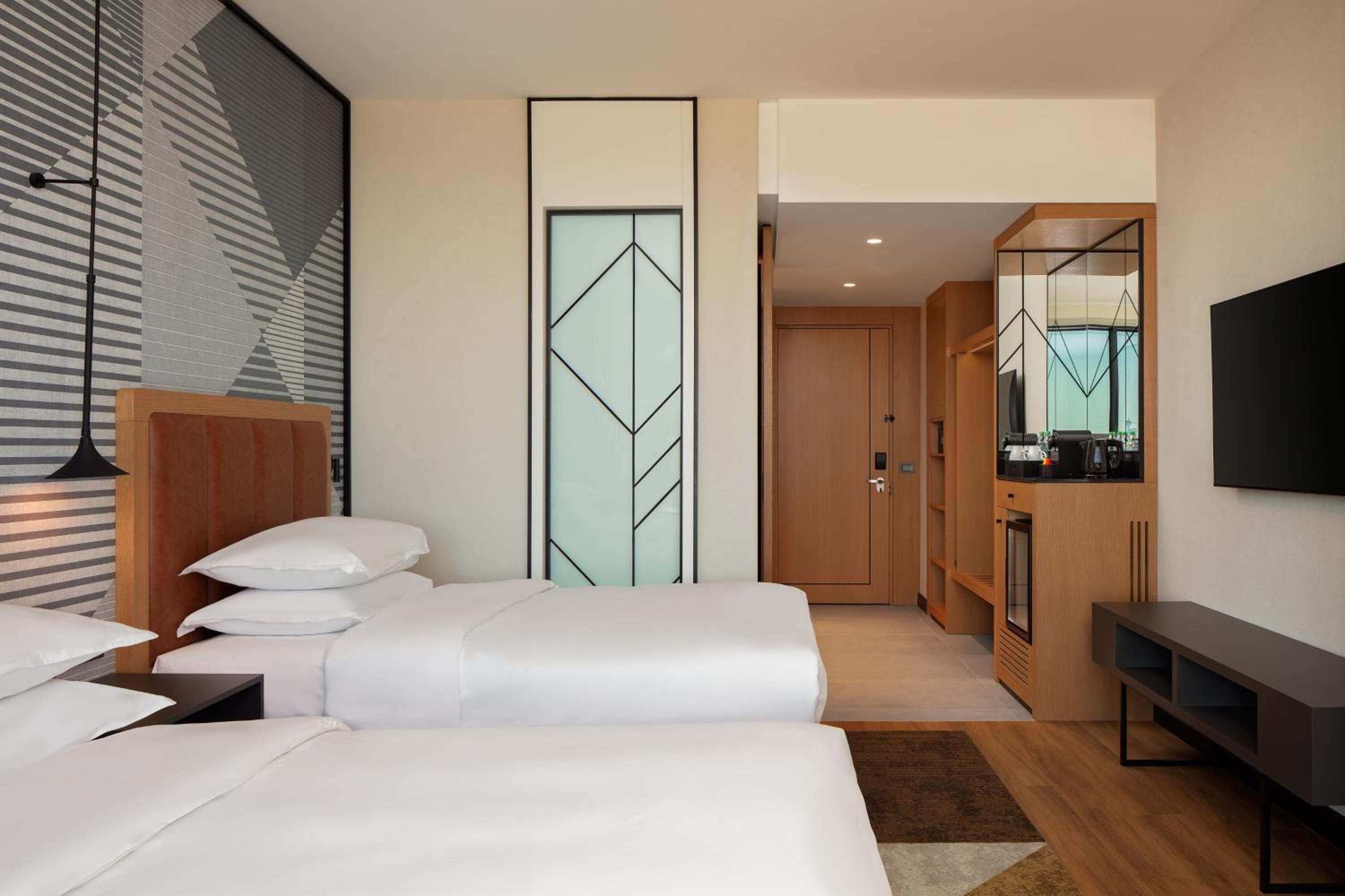 Executive Twin Room with City View - Club Lounge Access