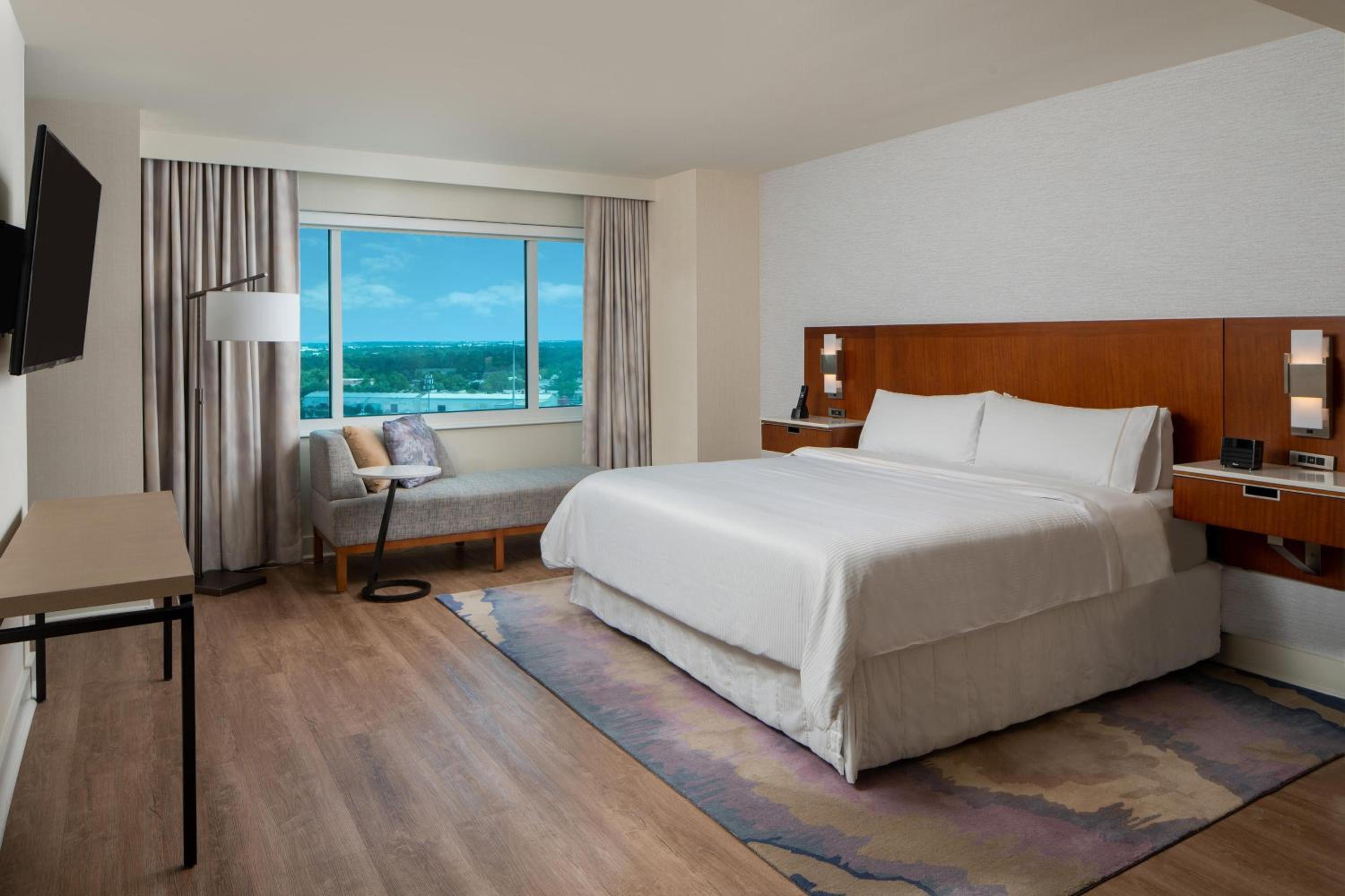Deluxe, Larger Guest room, 1 King at The Westin Houston, Memorial City in Houston