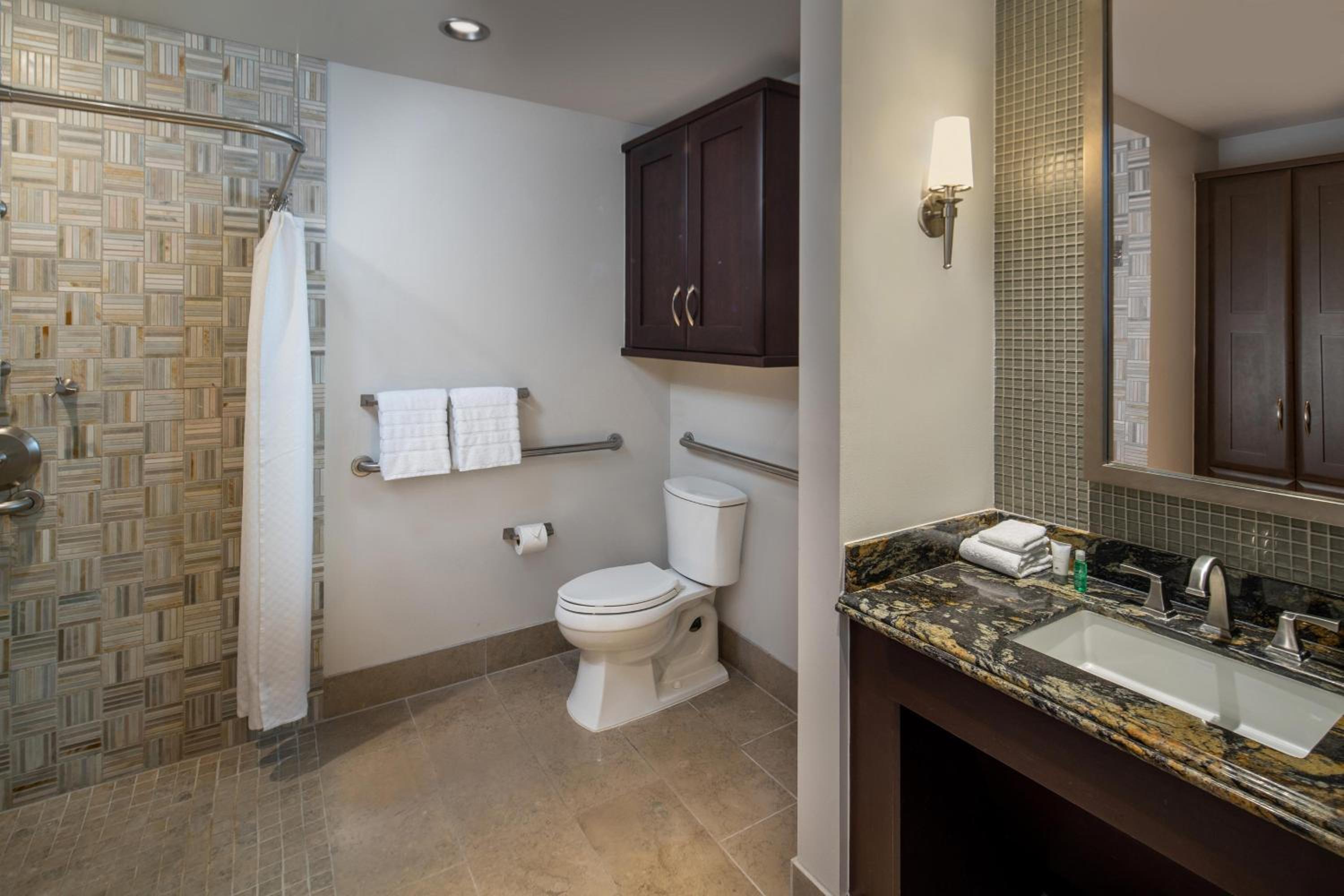 Pinnacle Two-Bedroom Apartment with Balcony - Photo 10