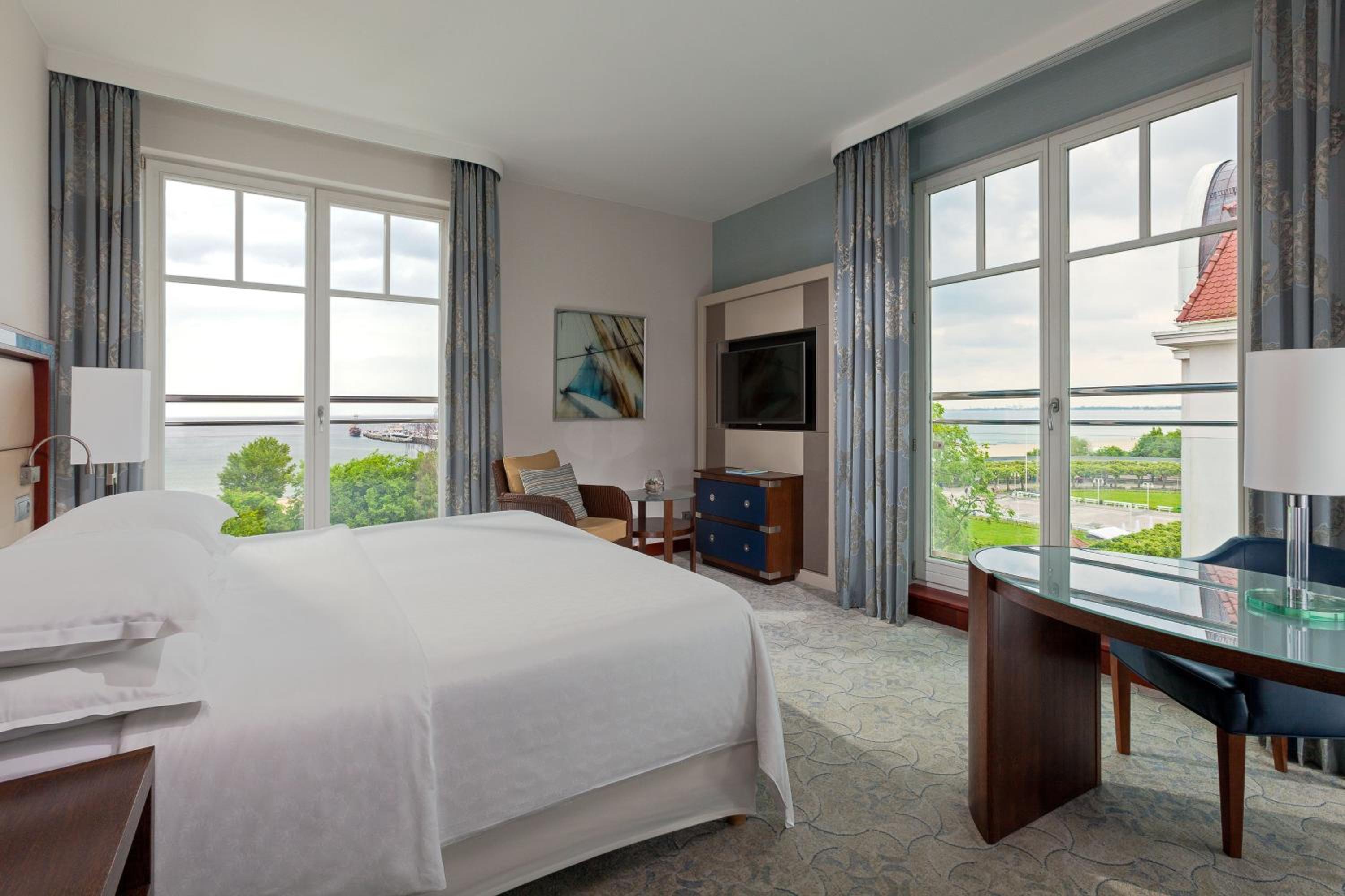 Premium, Guest room, 1 King, Sea view