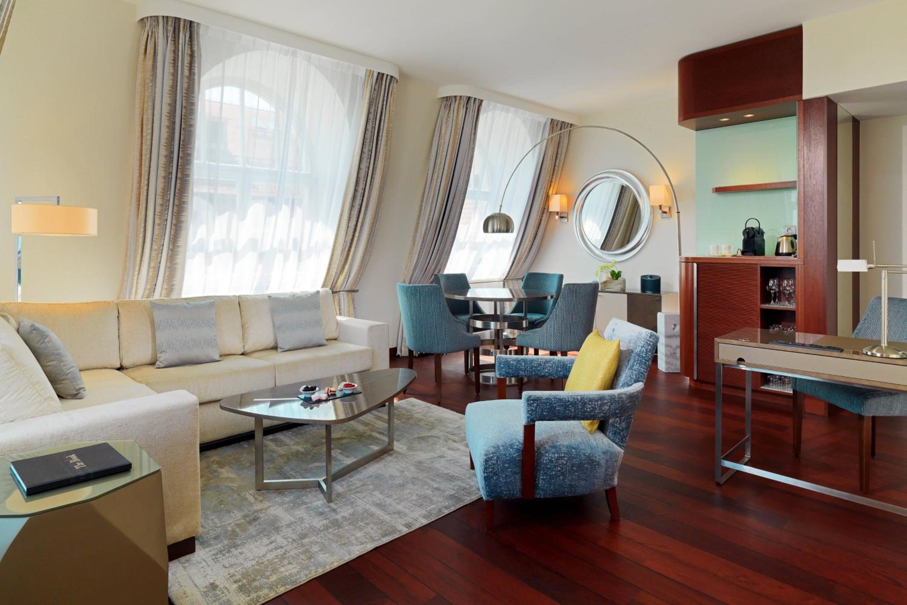 Executive Suite, Club Lounge and Spa access level, Sea view