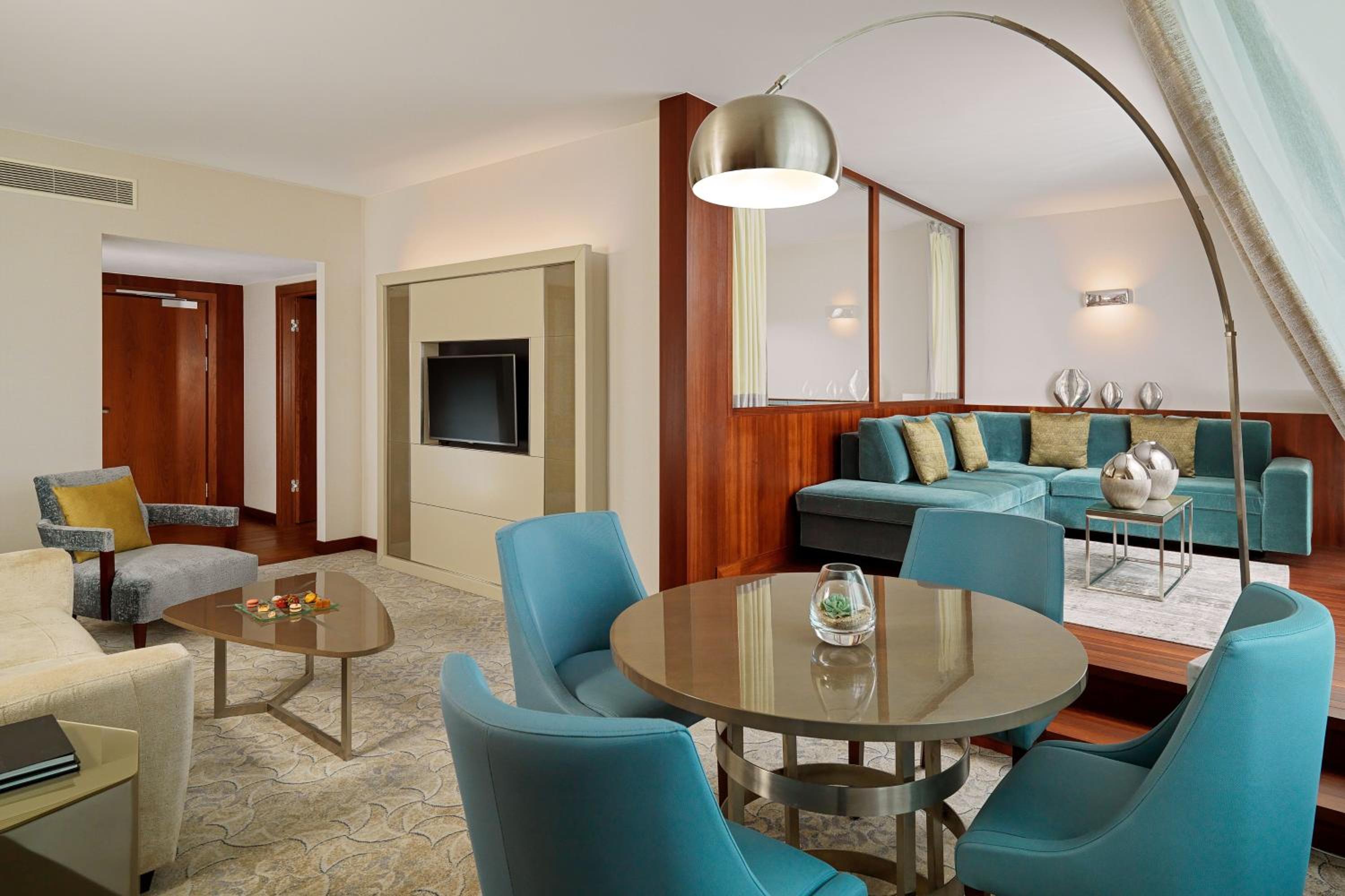 Sopot Suite, Club Lounge and Spa access level, Sea view thumbnail 6
