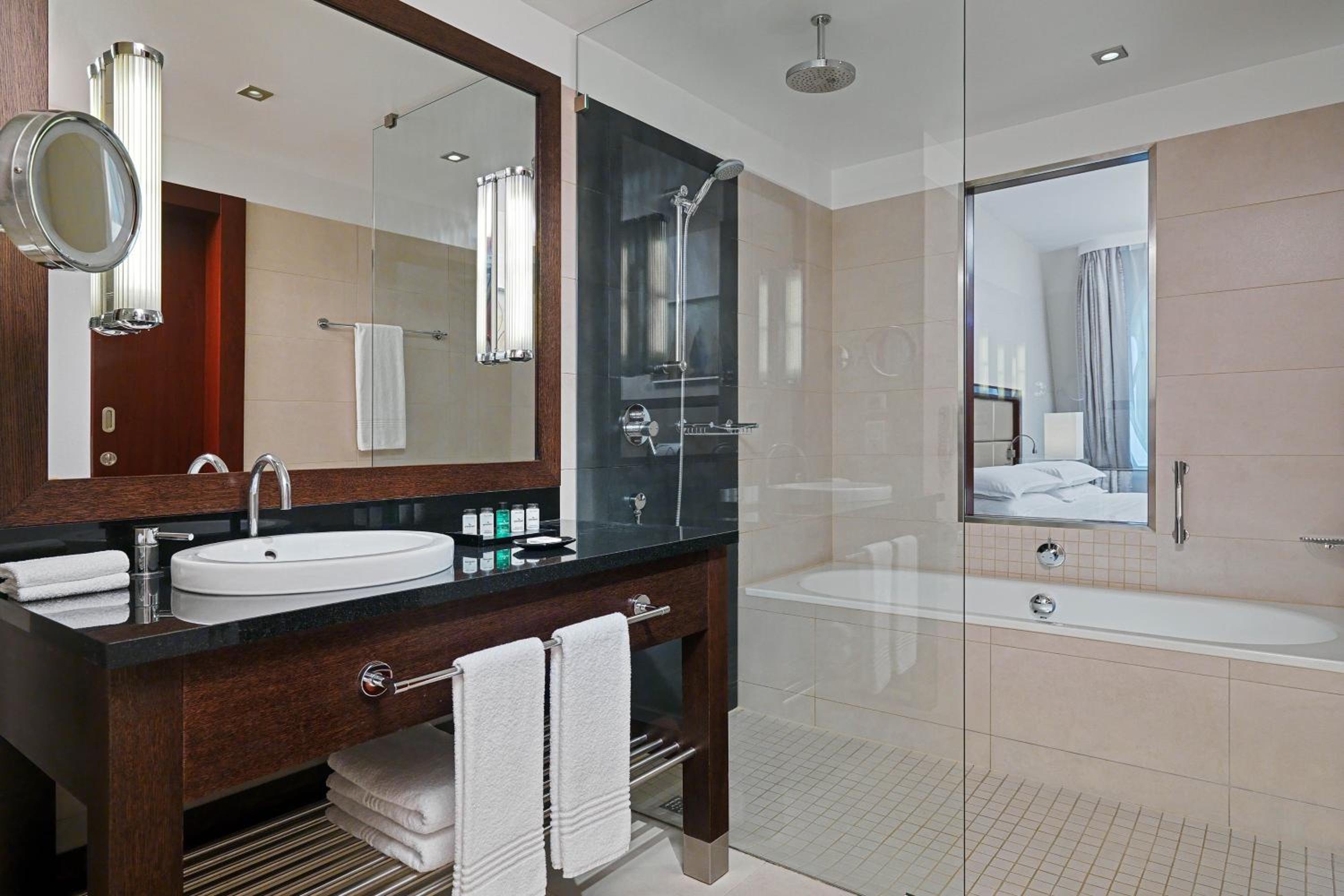Gdynia Suite, Club Lounge and Spa access level