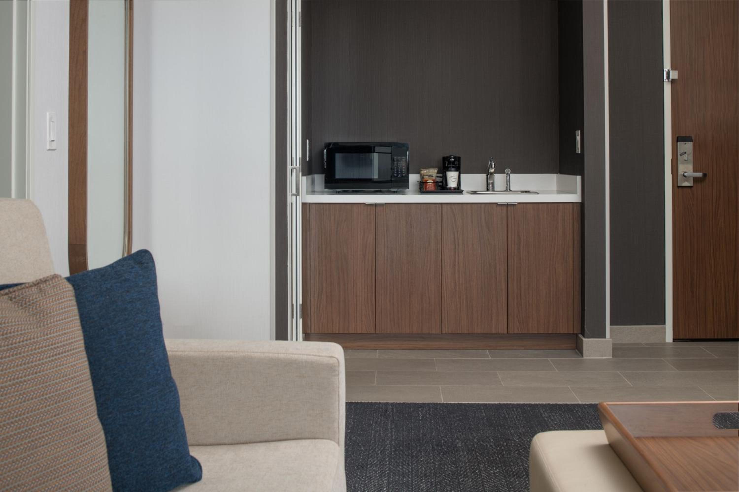 One-Bedroom King Suite with Sofa Bed - Photo 5