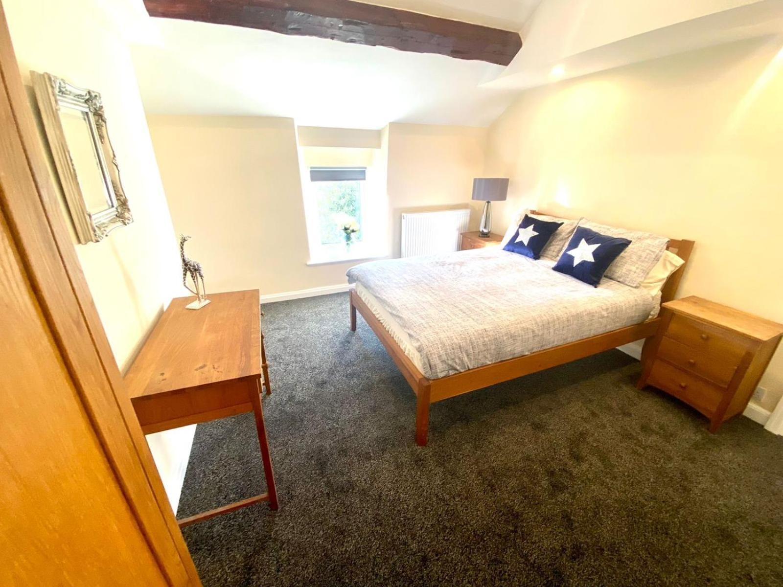 Three-Bedroom House photo 2